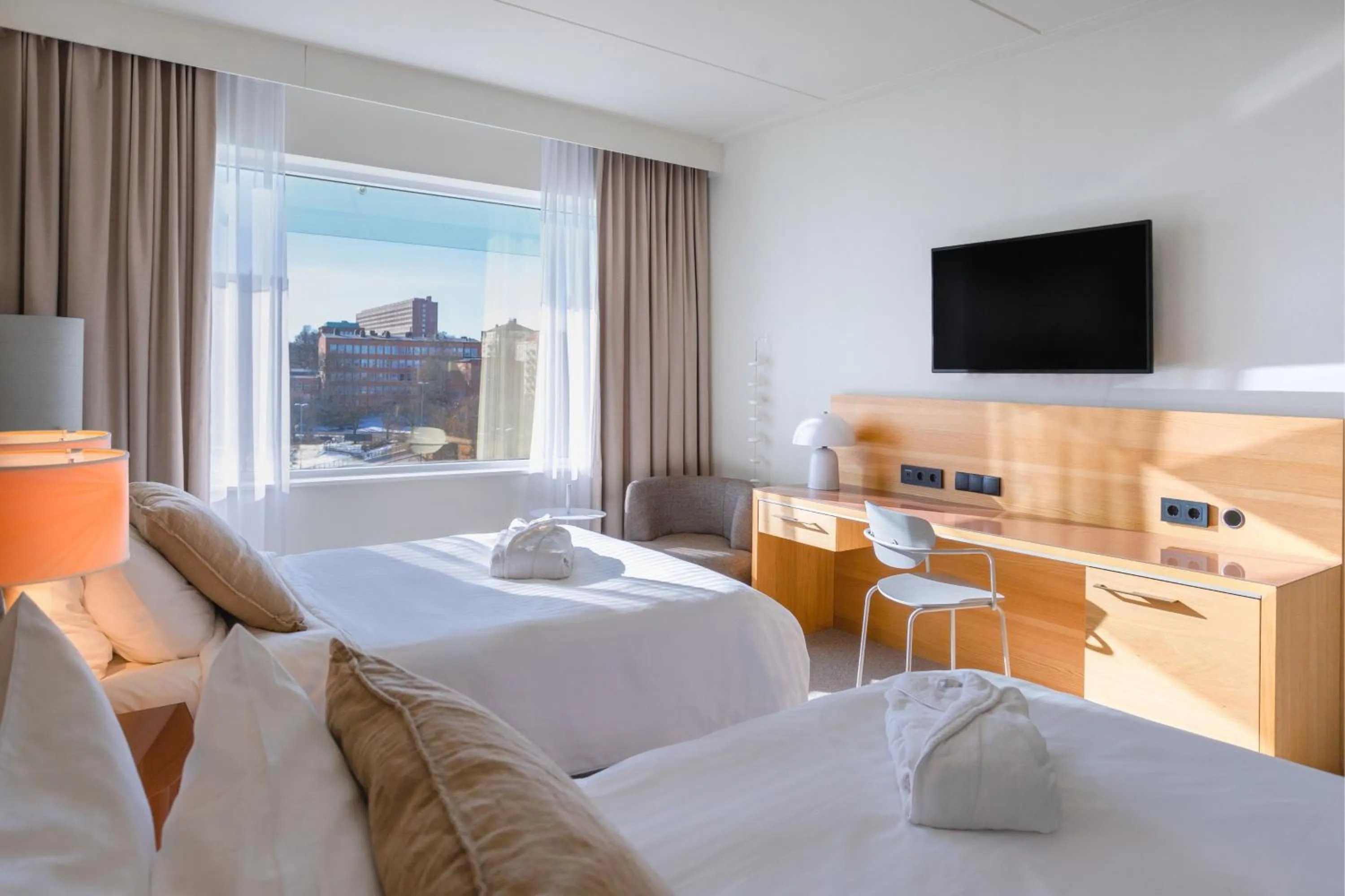 Photo of the whole room, Bed in Courtyard by Marriott Stockholm Kungsholmen