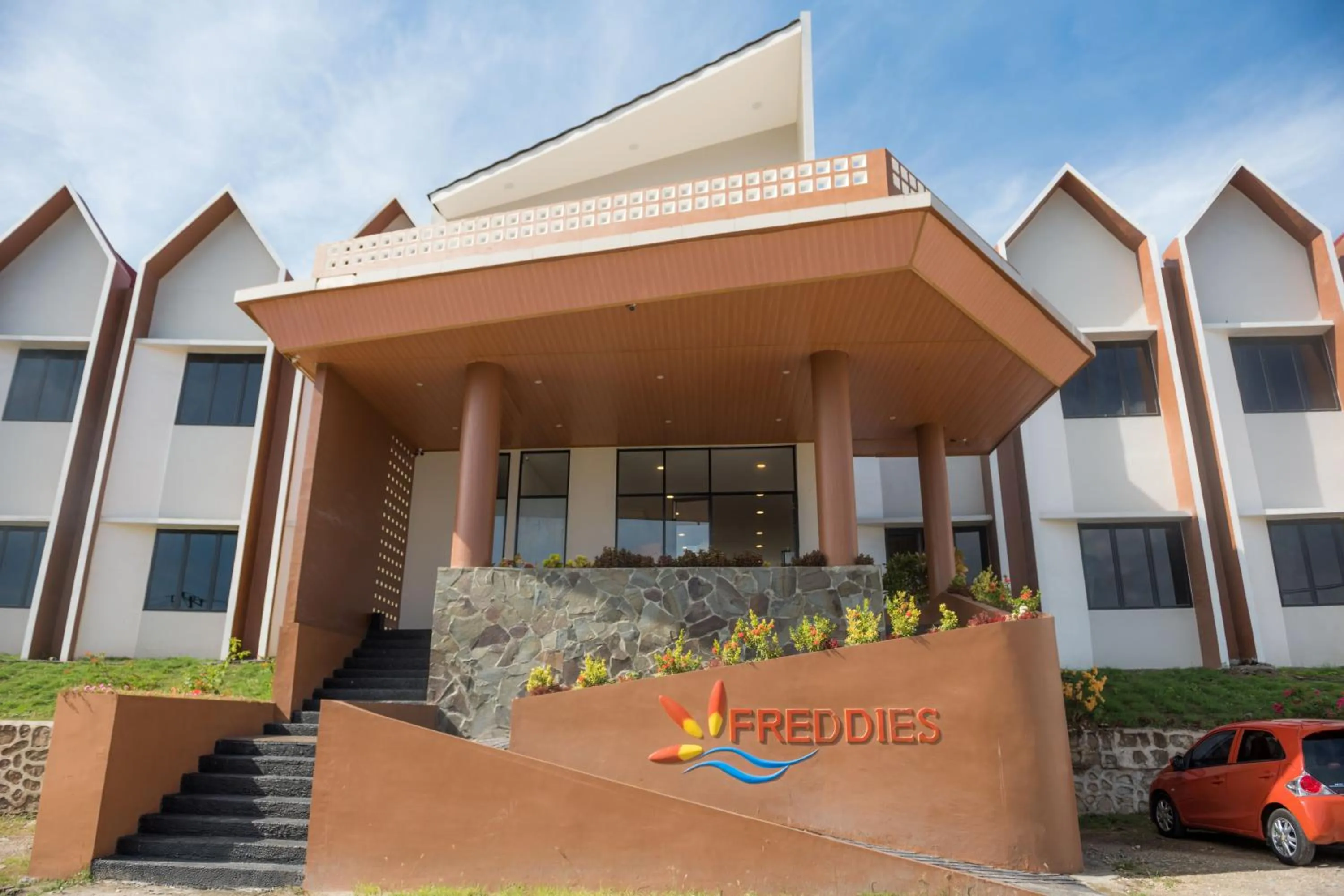 Freddies Santai Sumurtiga