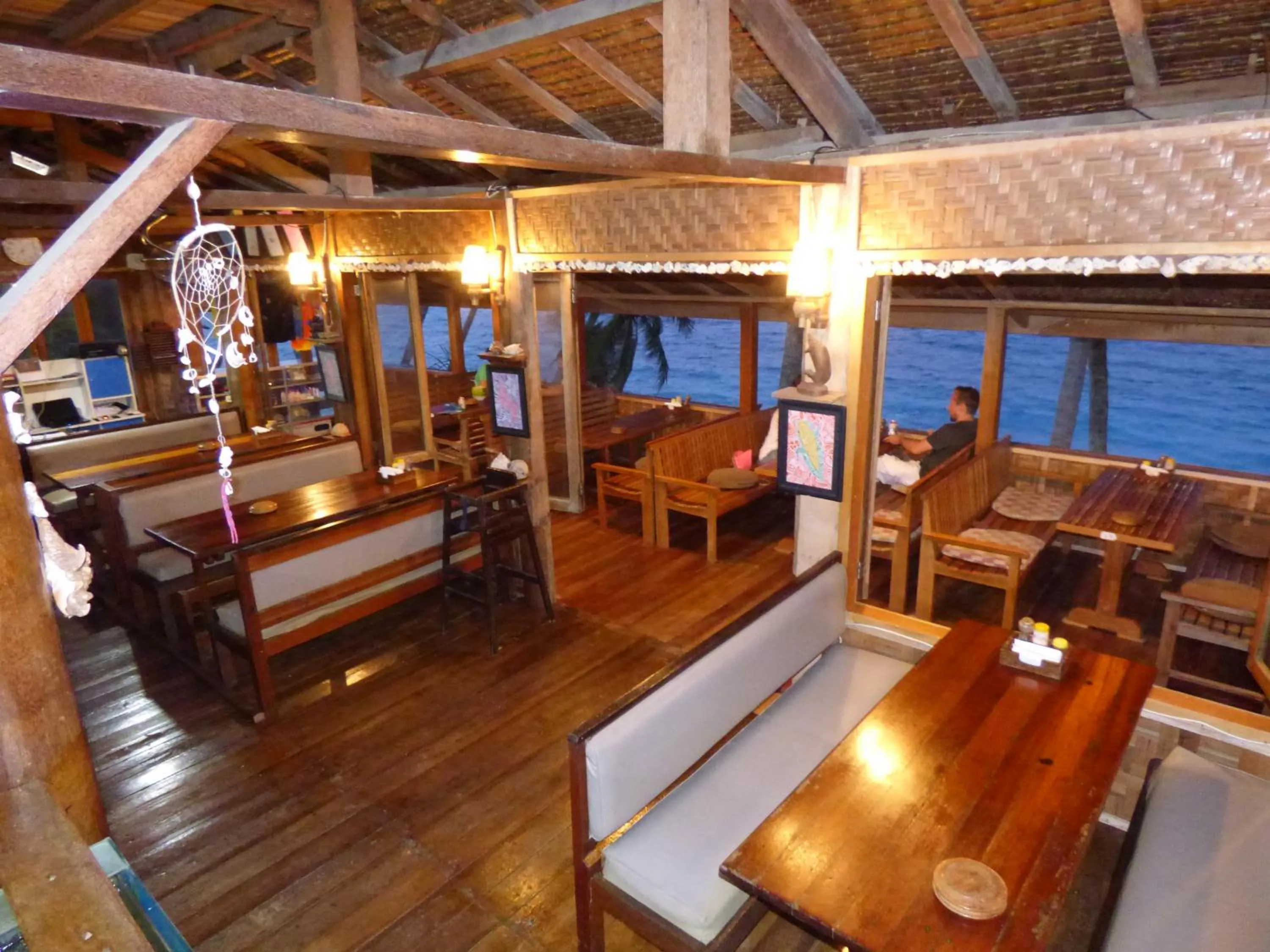 Restaurant/places to eat in Freddies Santai Sumurtiga