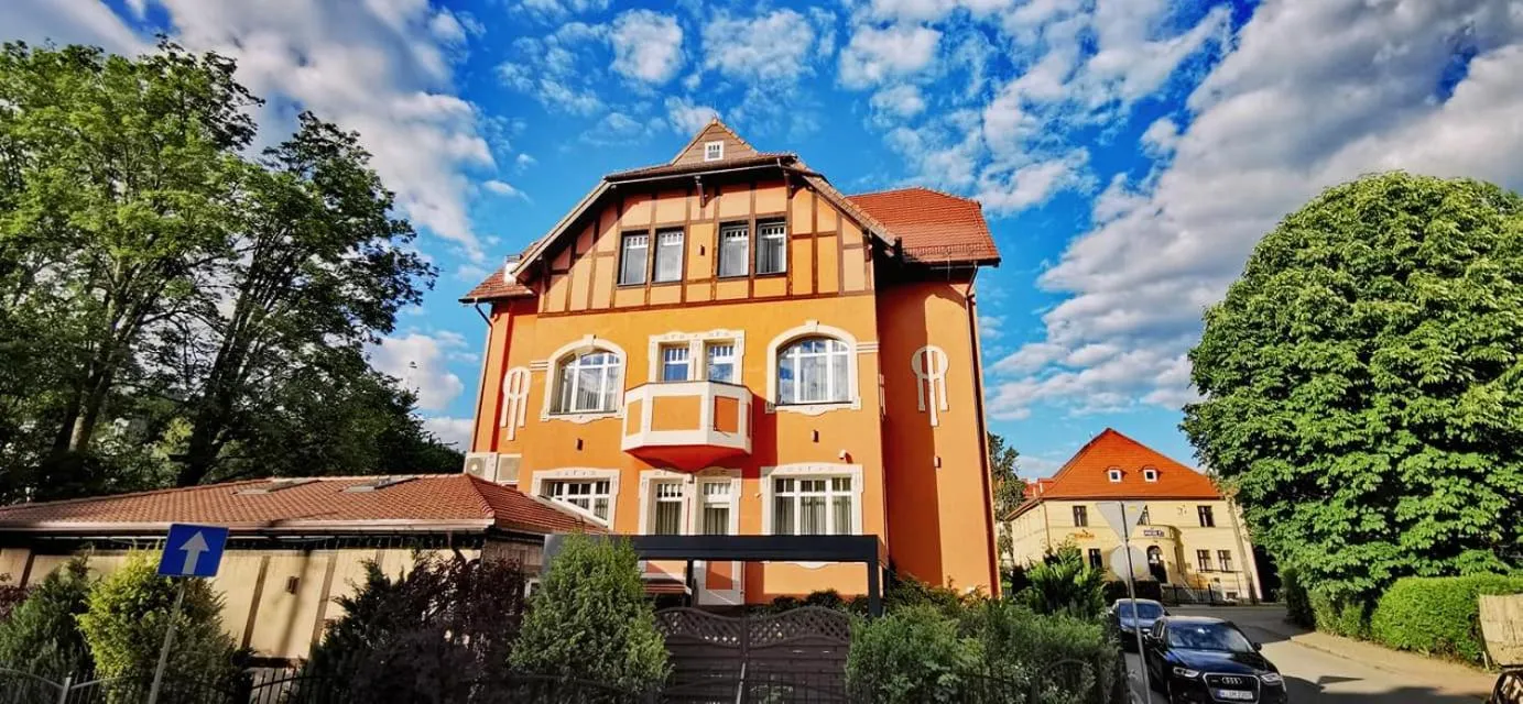 Property building in Willa San Remo