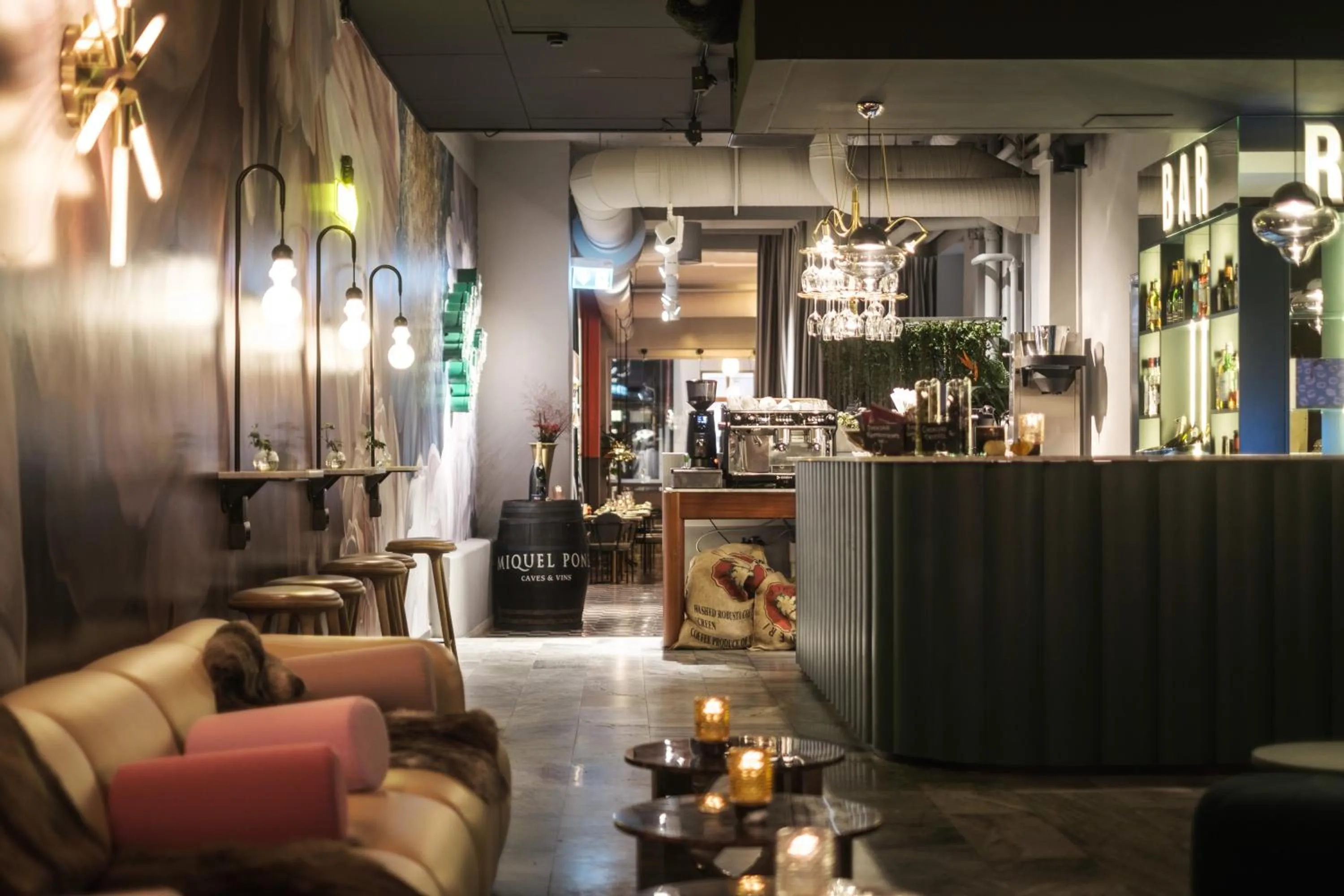 Property building in Hotel Flora