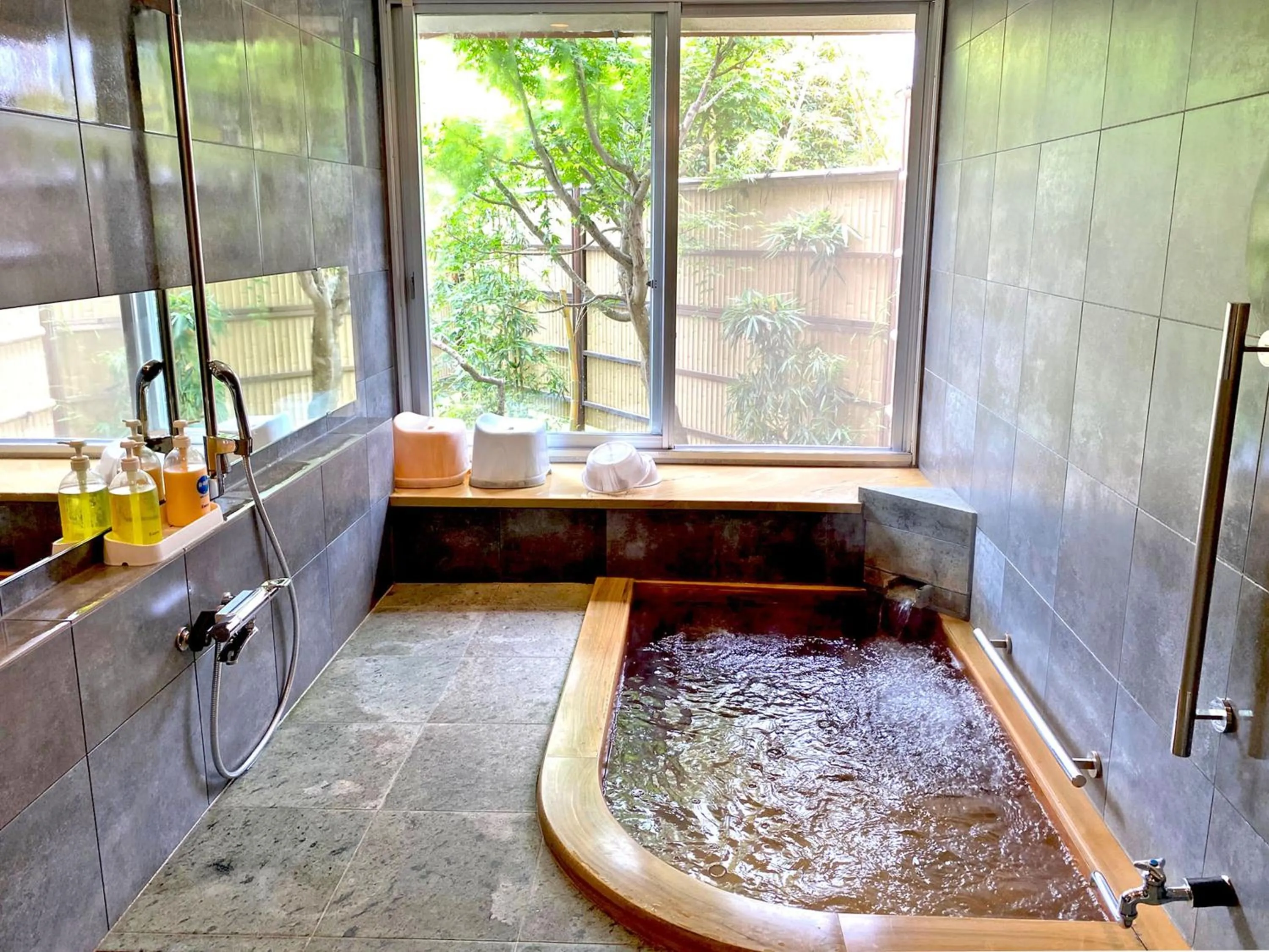 Public Bath in Yusenso