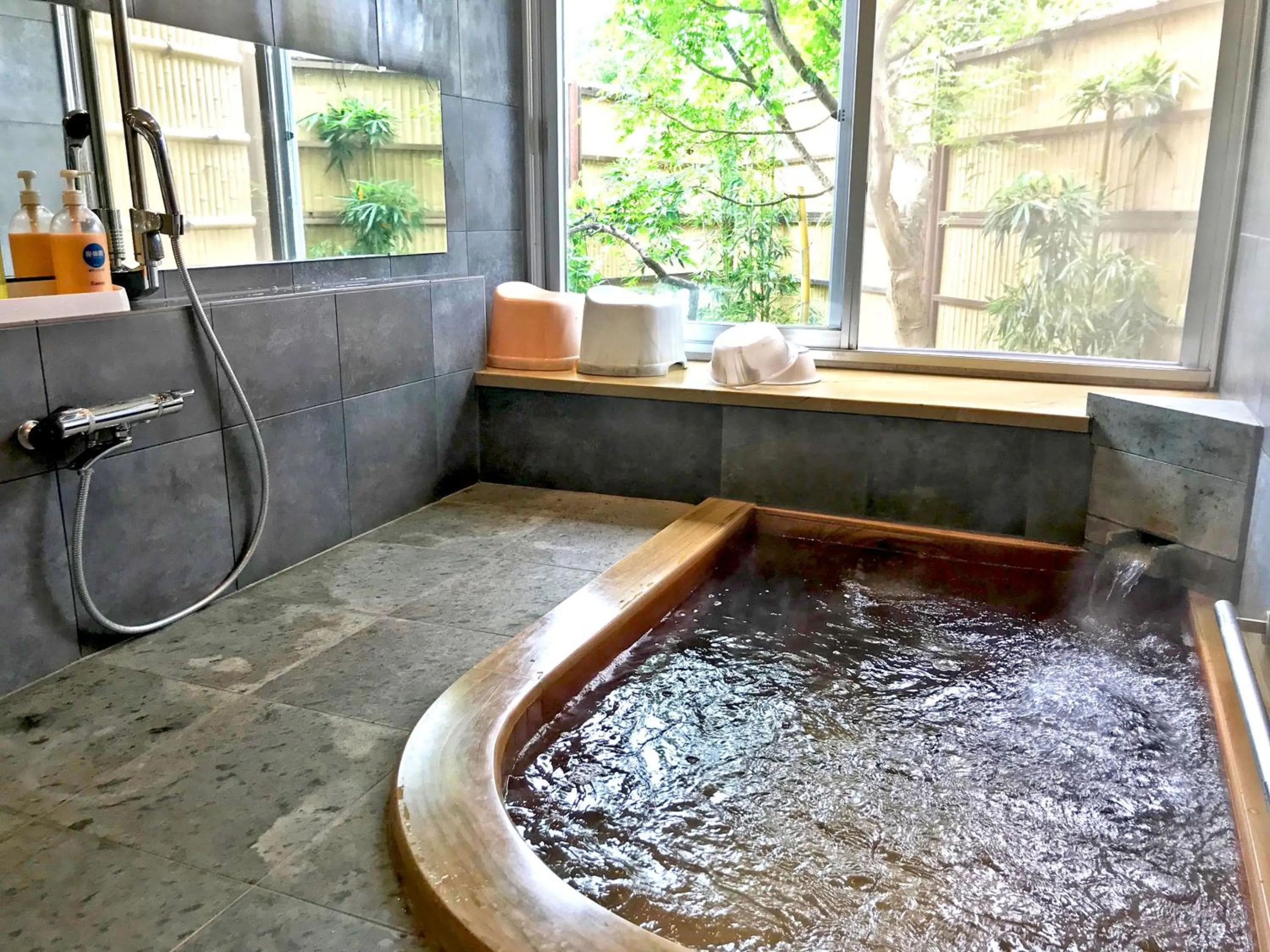 Public Bath in Yusenso