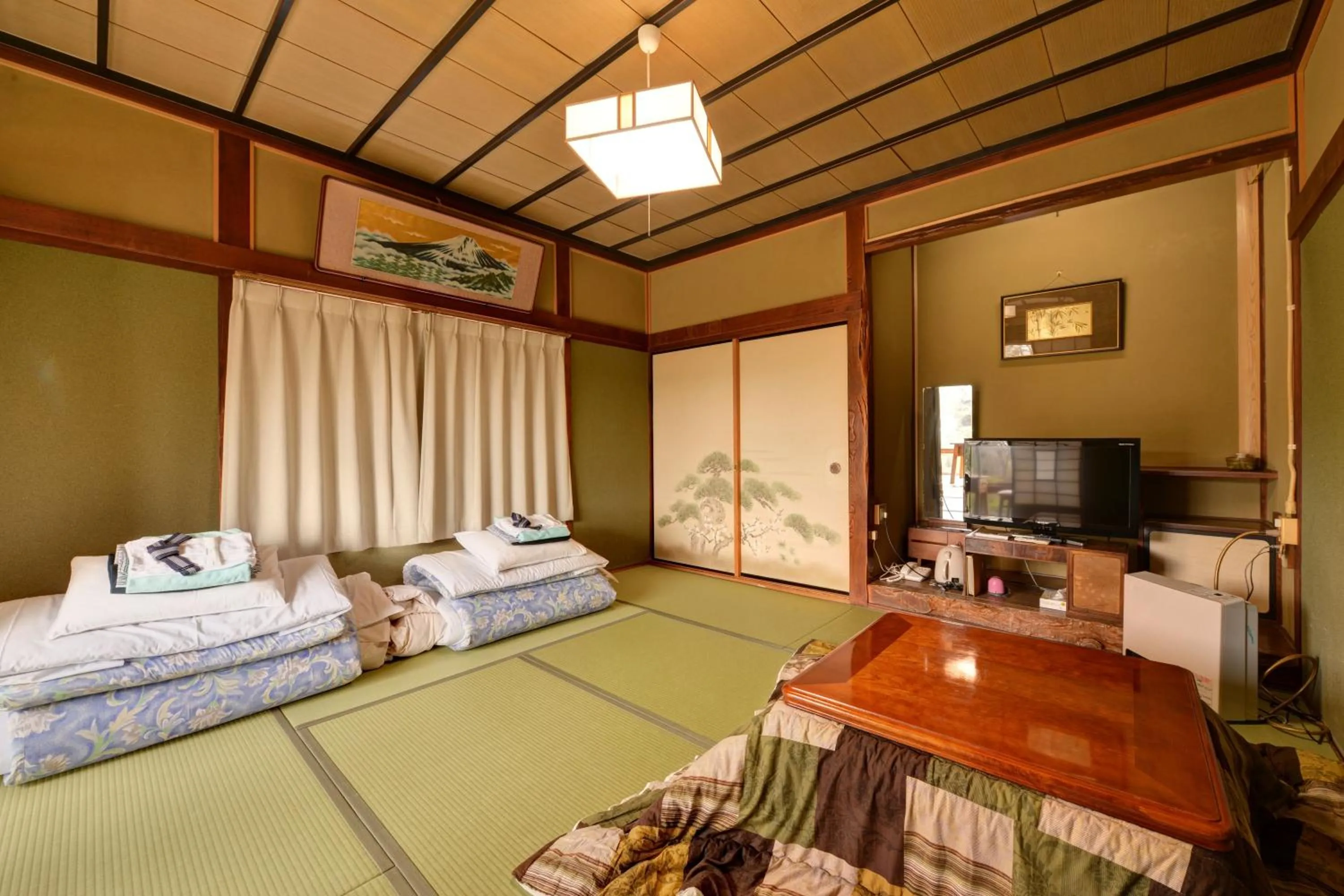 Photo of the whole room in Yusenso