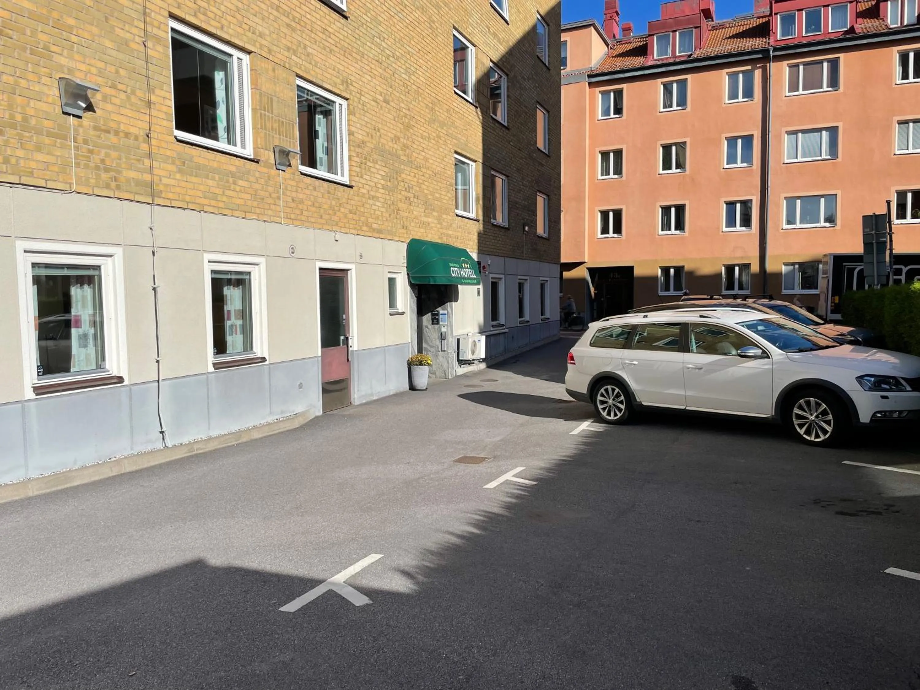 Parking in Linköpings Cityhotell och Vandrarhem