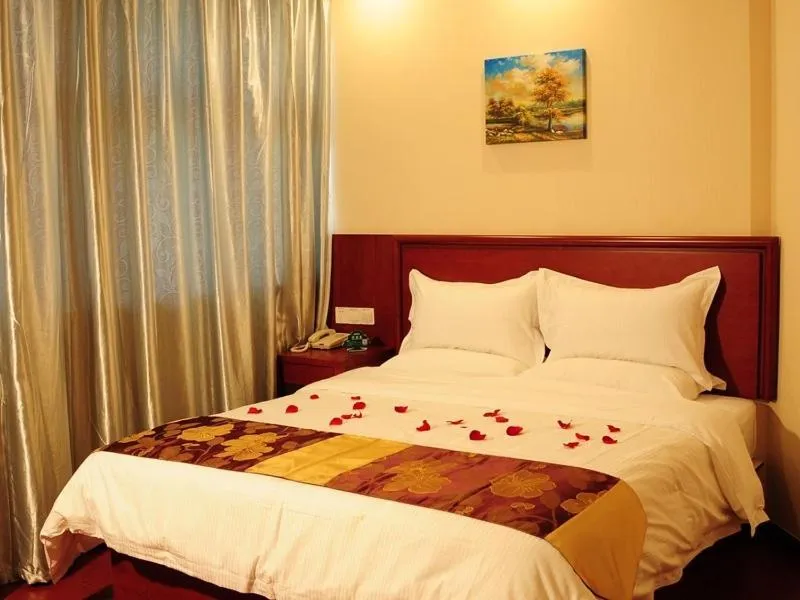 Bed in GreenTree Inn JiangSu ChangZhou Zhonglou District Qingfeng Park Express Hotel