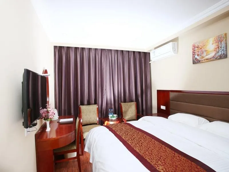 Bed in GreenTree Inn JiangSu KunShan Lujia Town Furong Road Express Hotel