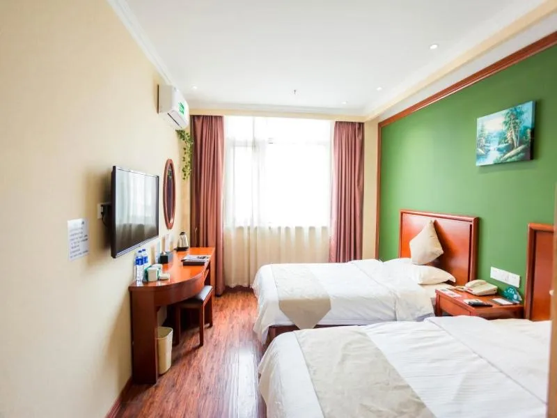 Bed in GreenTree Inn JiangSu Zhenjiang Danyang Wanshan Park Express Hotel