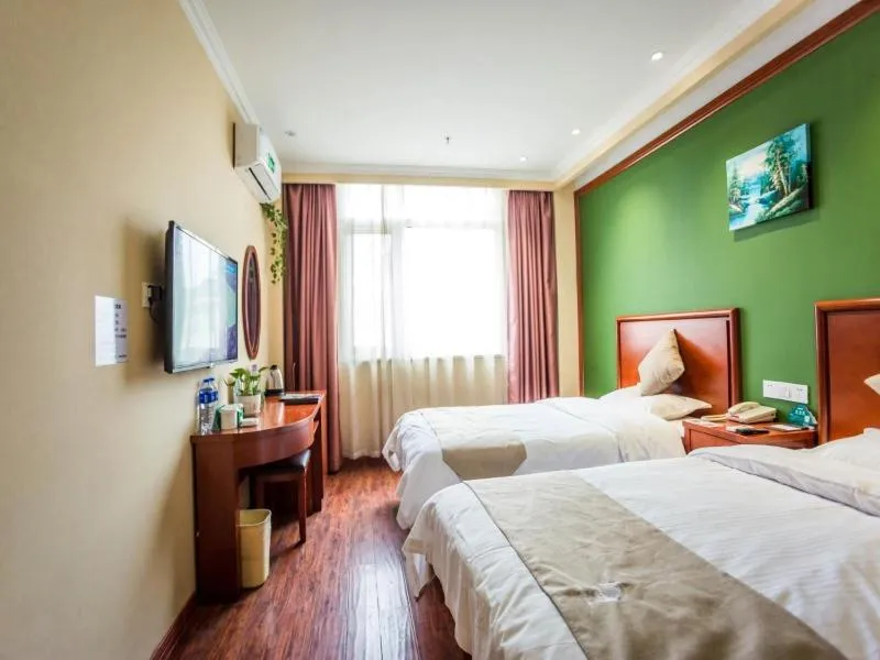 Bed in GreenTree Inn JiangSu Zhenjiang Danyang Wanshan Park Express Hotel