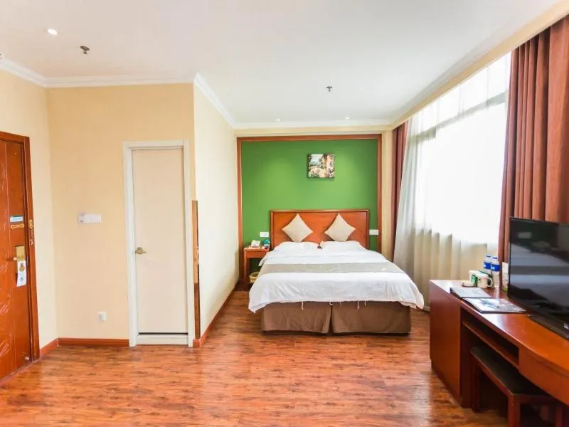 Bed in GreenTree Inn JiangSu Zhenjiang Danyang Wanshan Park Express Hotel