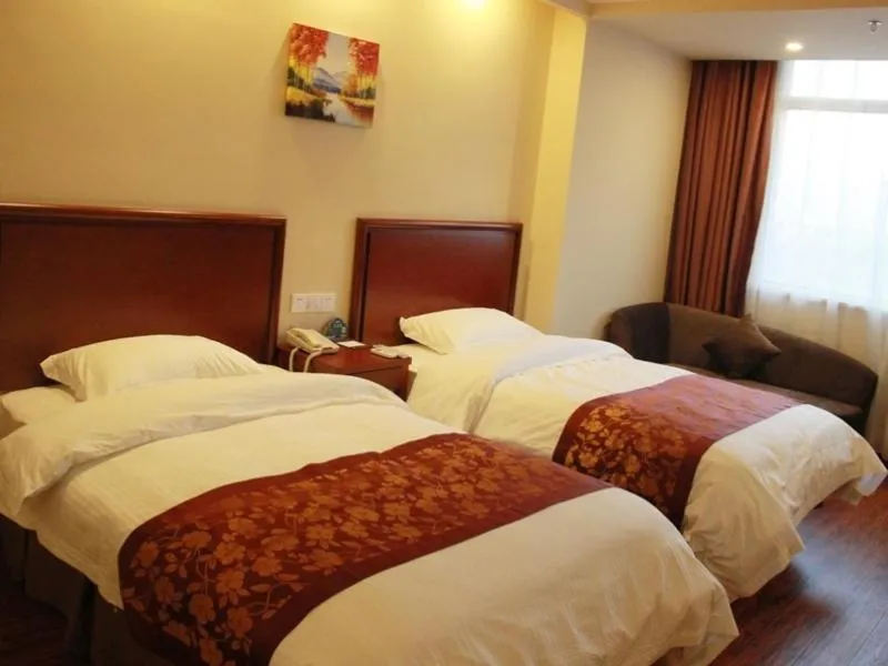 Bed in GreenTree Inn JiangSu Zhenjiang Danyang Wanshan Park Express Hotel