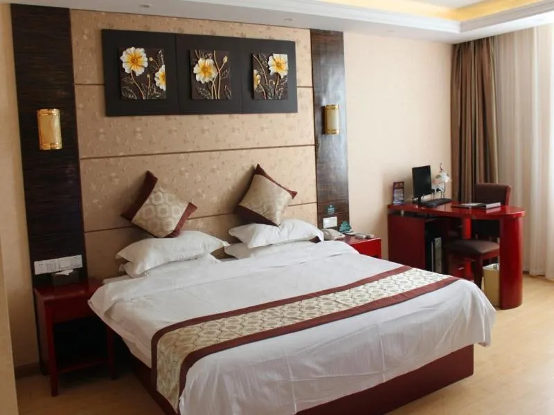 Bed in GreenTree Inn JiangSu ZHenjiang Jurong Yalong Business Hotel