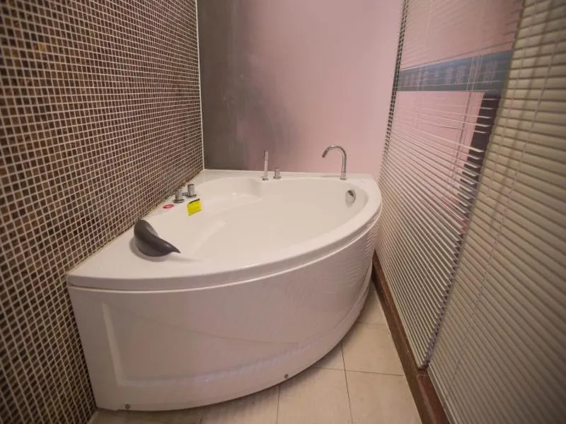 GreenTree Inn JiangSu ZHenjiang Jurong Yalong Business Hotel