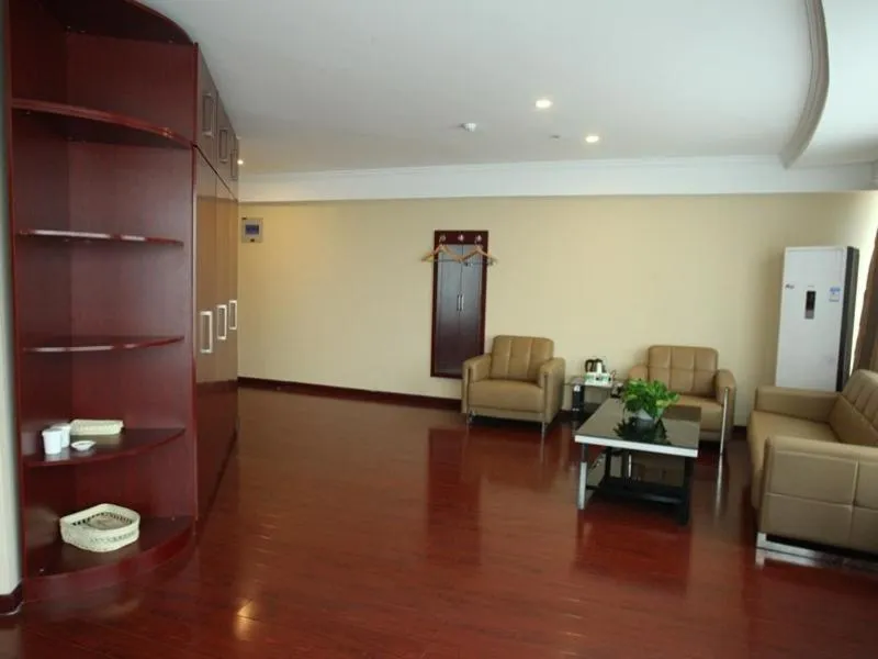 GreenTree Inn Shangdong Province Linxi Yitang Town Shuangling Road Express Hotel