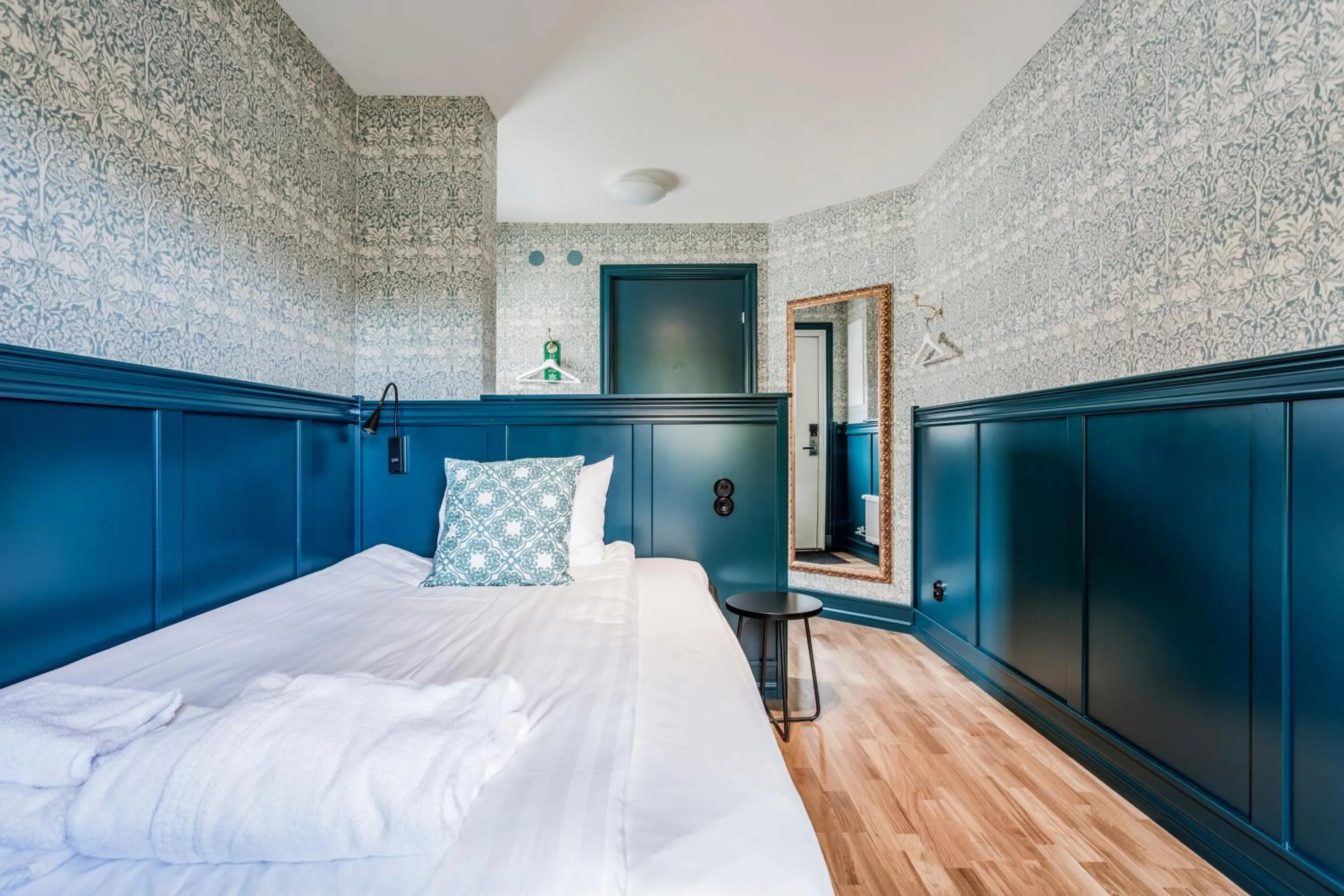 Bed in Hällsnäs Hotell & Restaurang