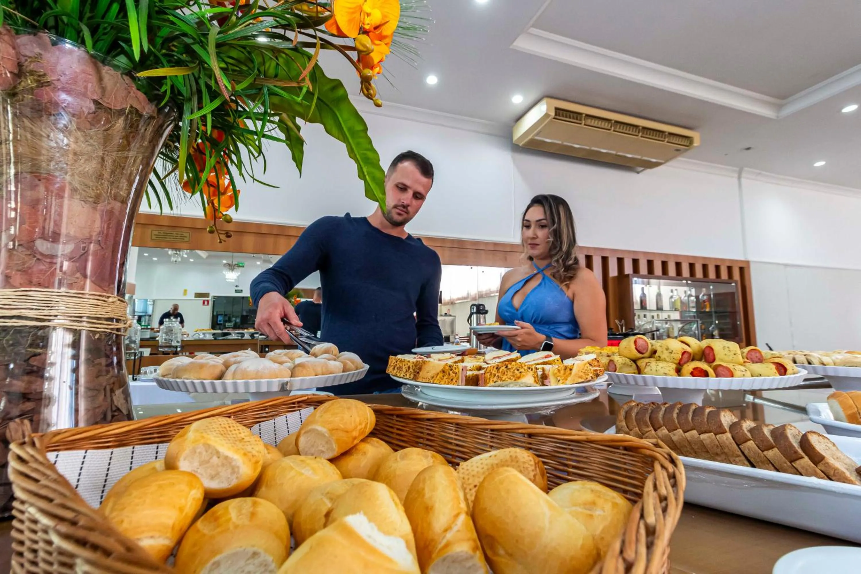 Buffet breakfast in Hotel Nacional Inn Ribeirão Preto