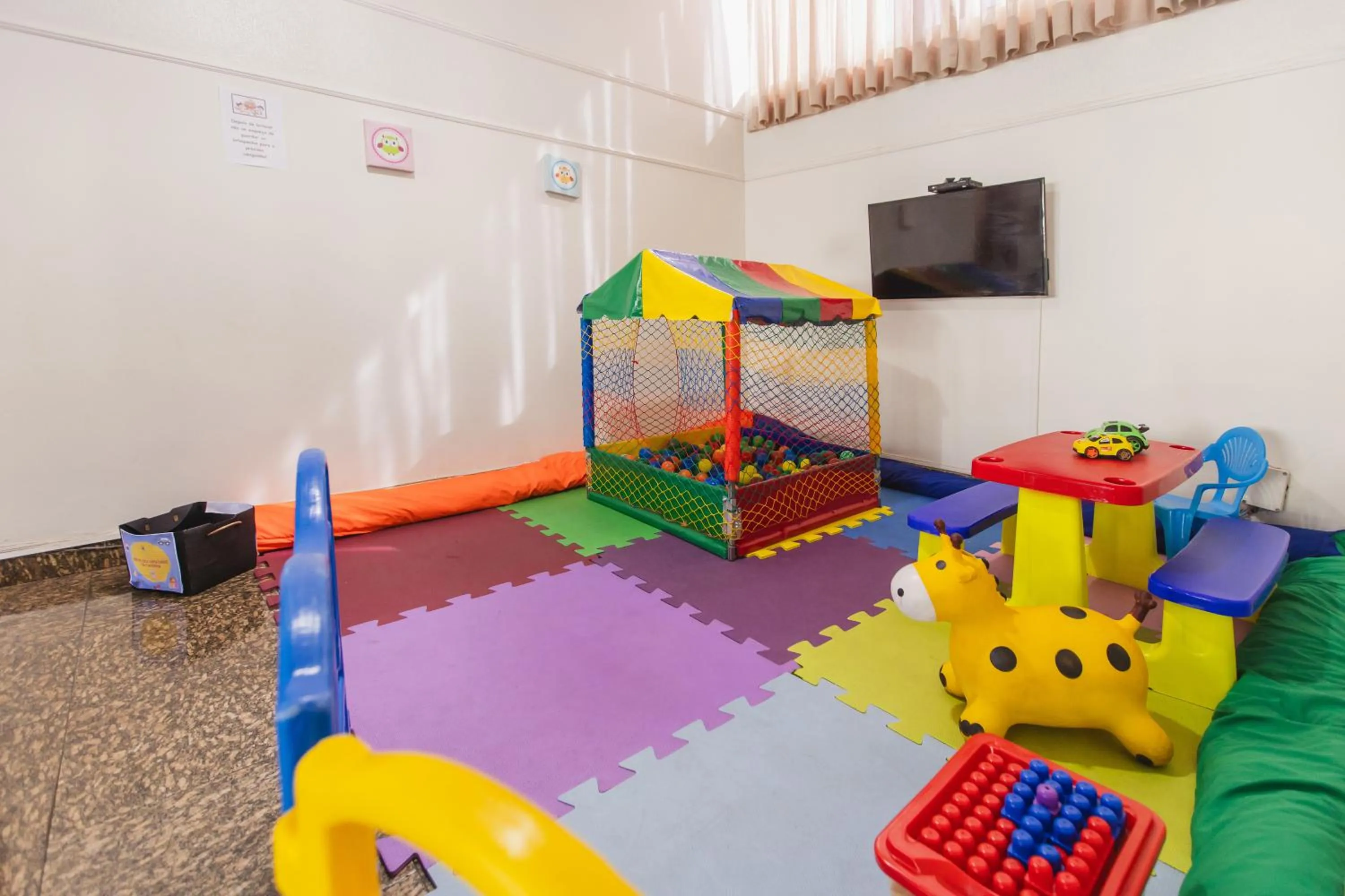 children in Hotel Nacional Inn Ribeirão Preto