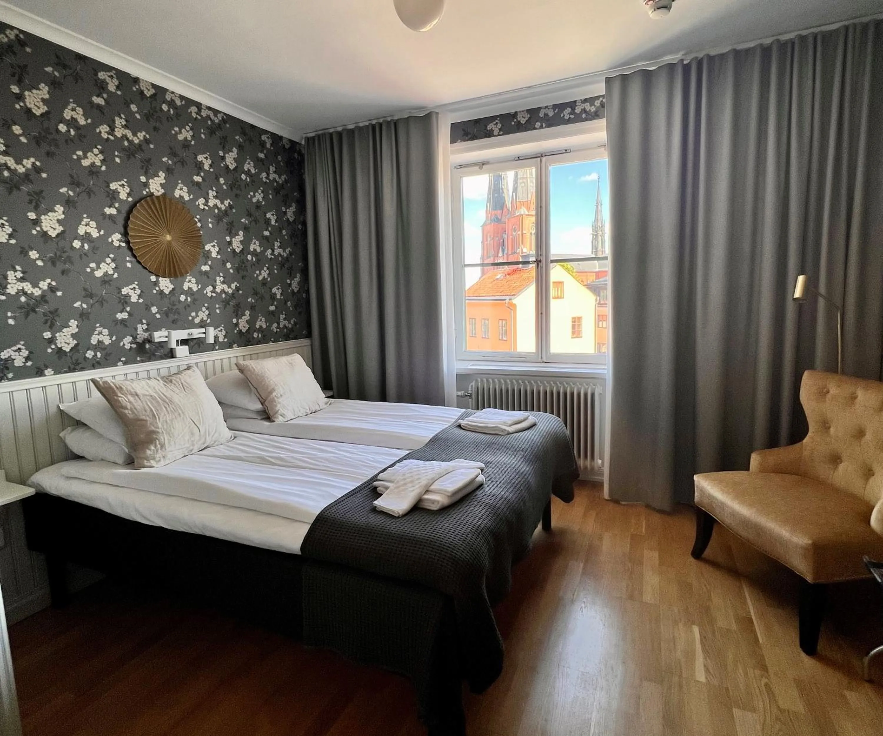 Property building, Bed in Akademihotellet