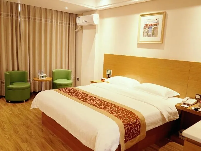 Bed in GreenTree Inn GuangXi HePu HuanzhuSouthRd.Transit Center Express Hotel
