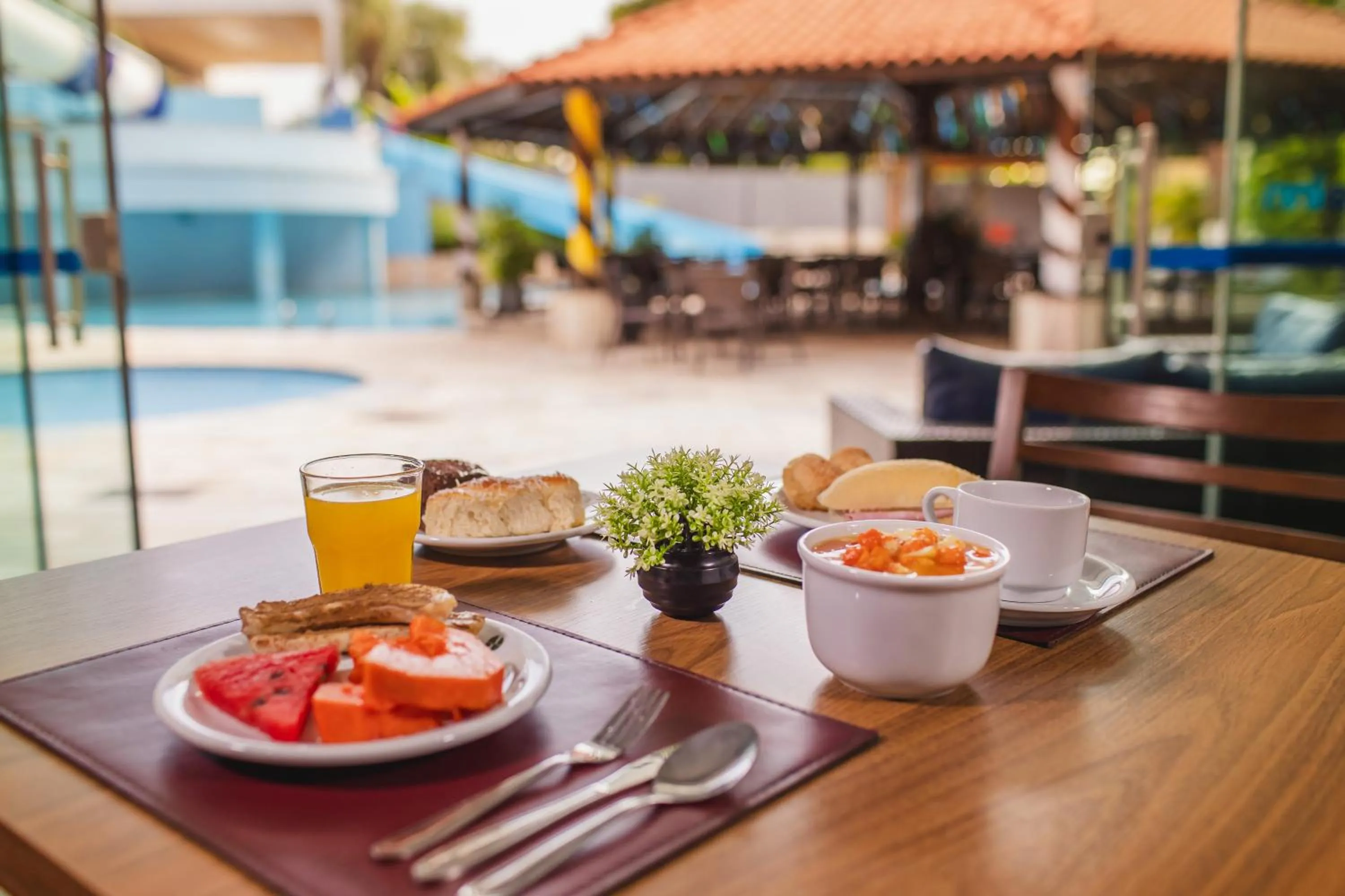Swimming pool in Hotel Vilage Inn Ribeirão Preto & Convenções by Nacional Inn