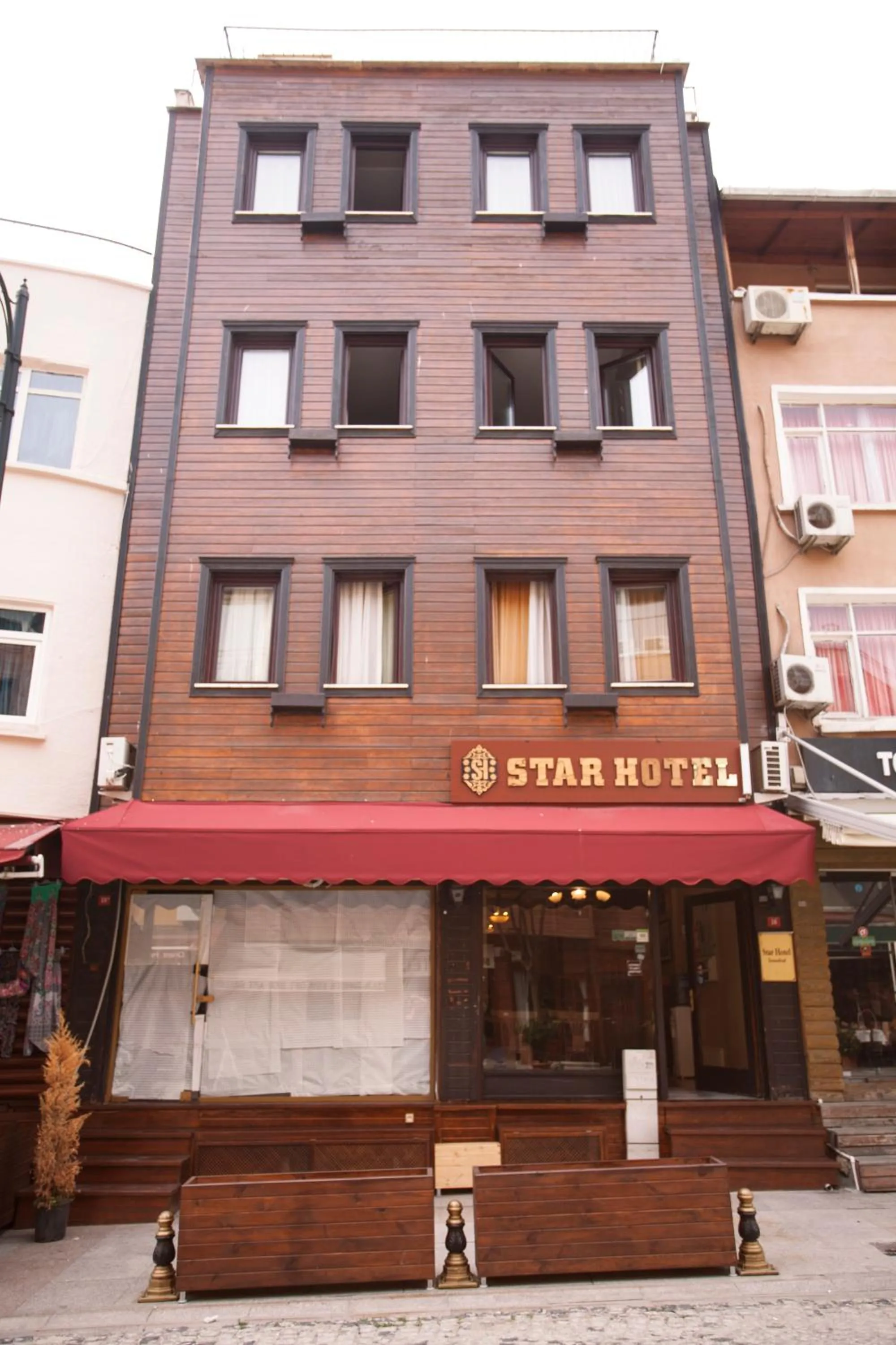 Facade/entrance in Star Hotel