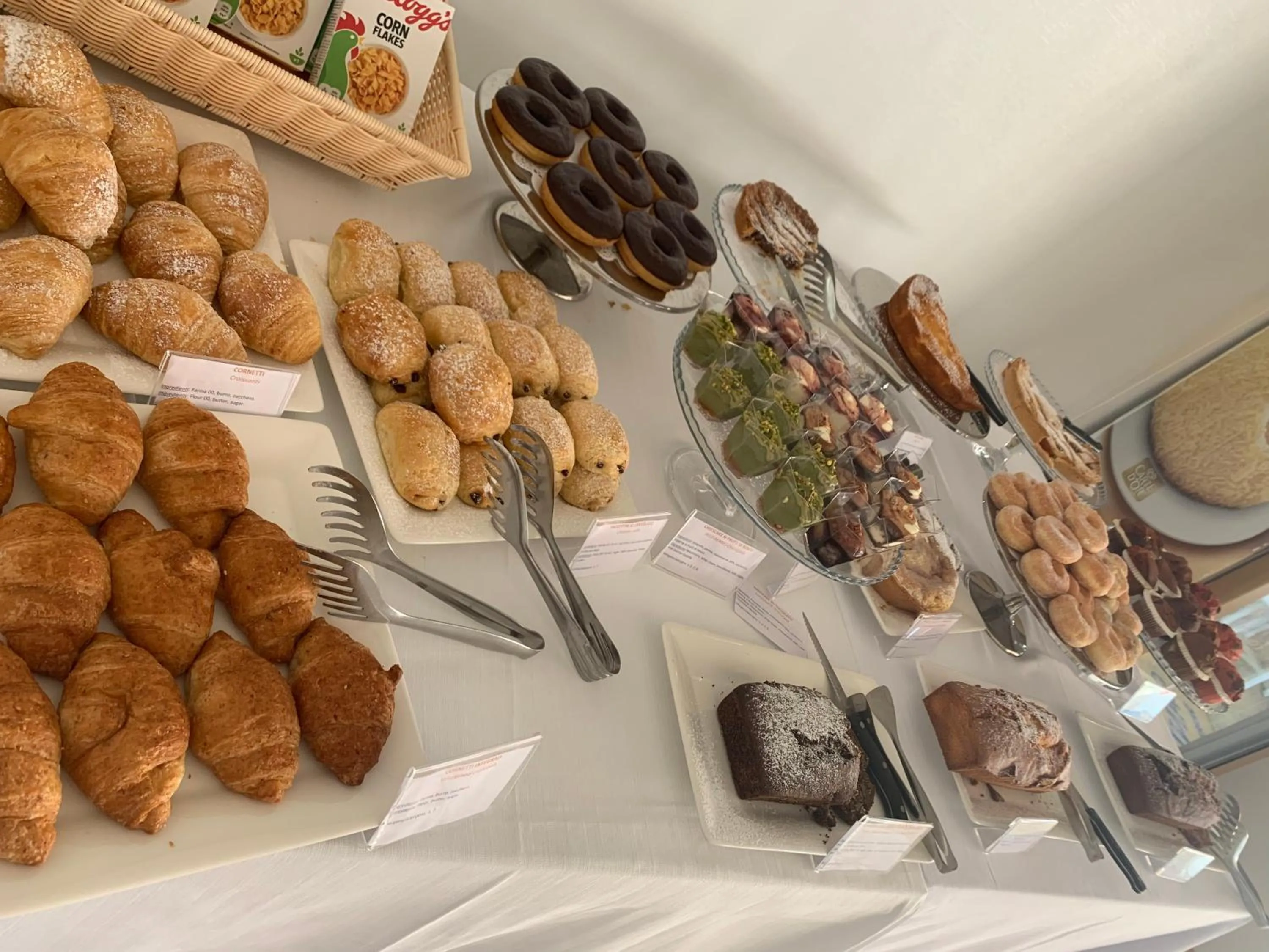 Food and drinks in Ganimede Hotel