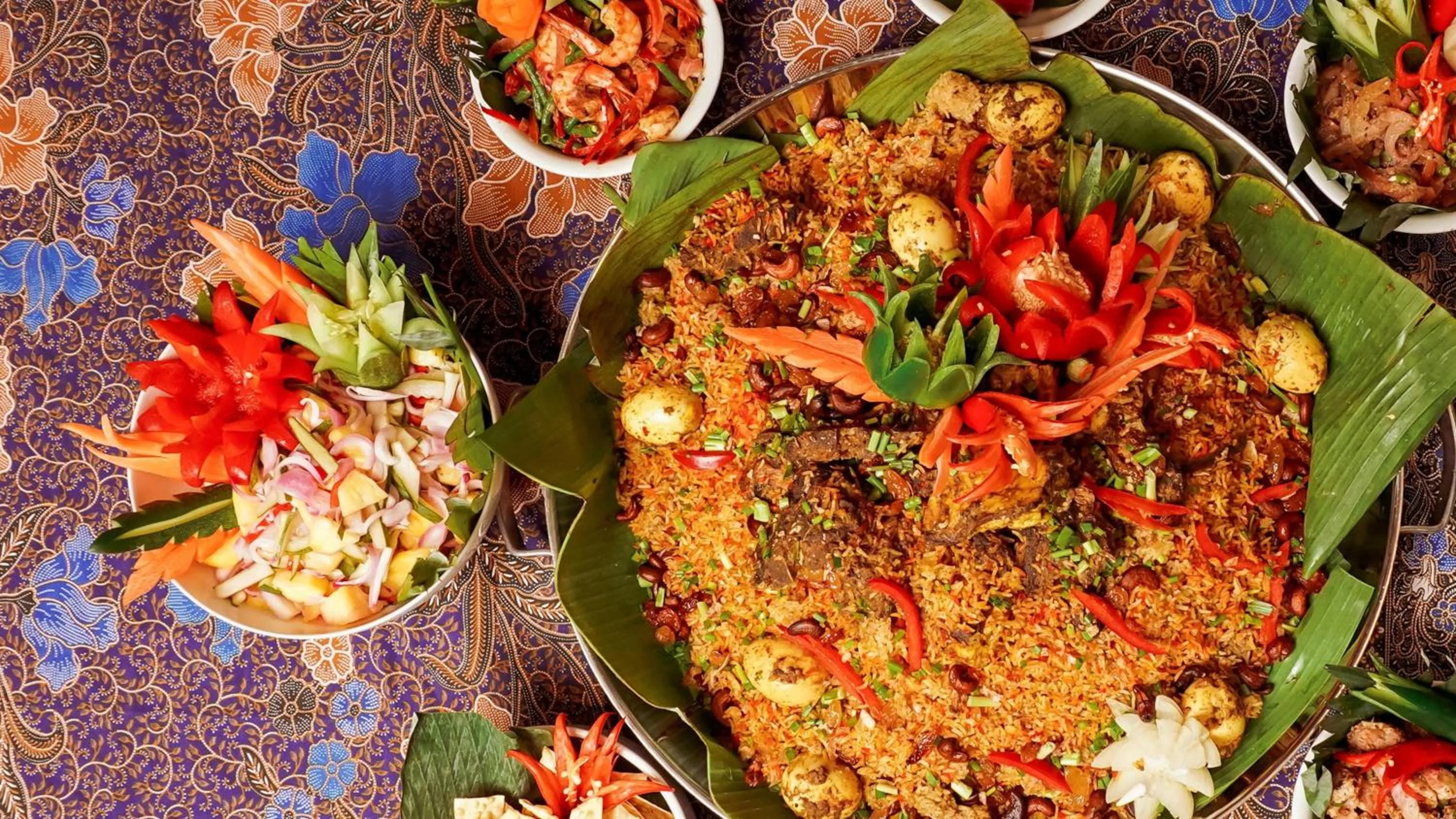 Restaurant/places to eat in Holiday Inn Express Kuala Lumpur City Centre by IHG