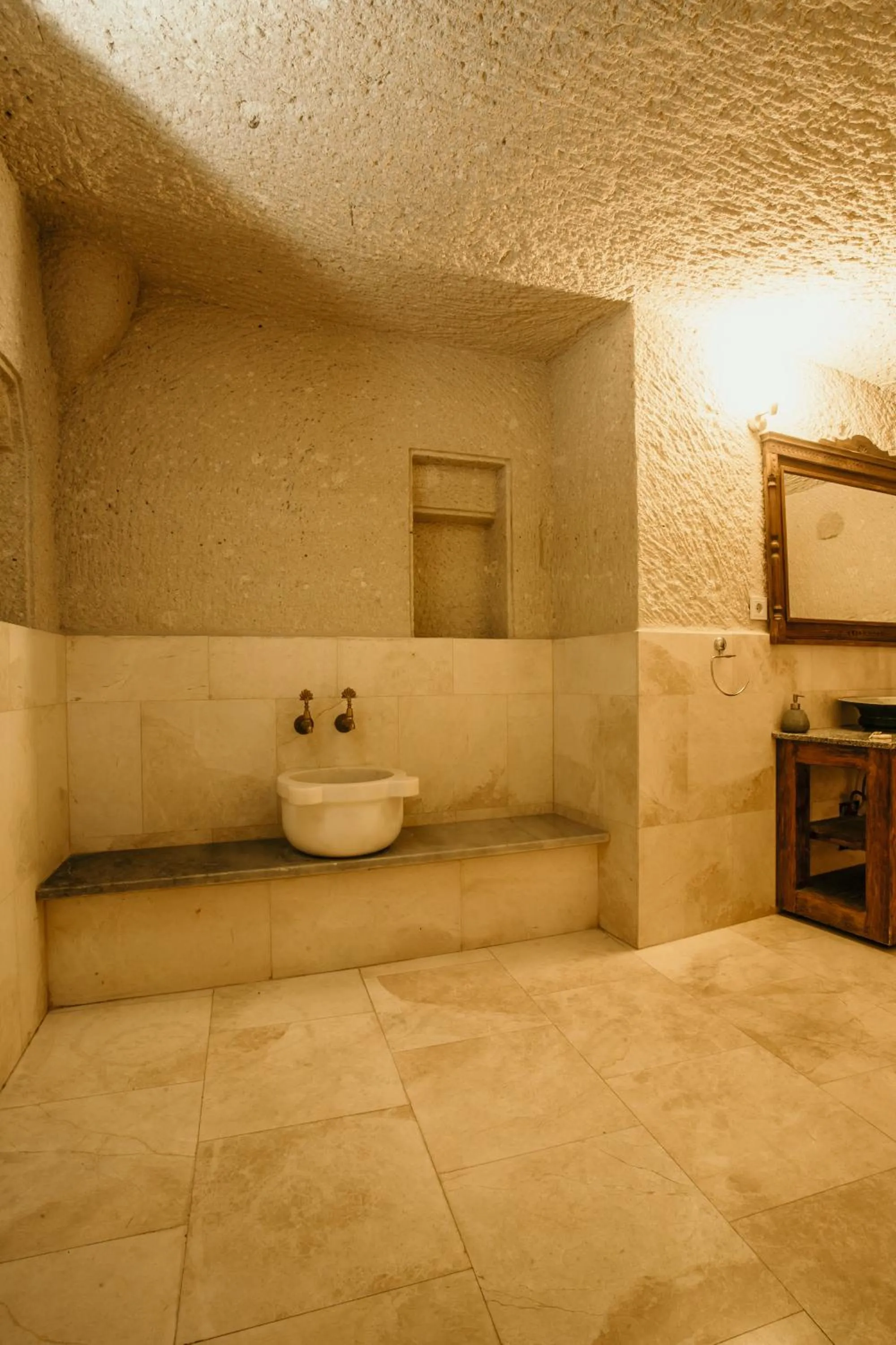 Toilet in Village Cave House Hotel