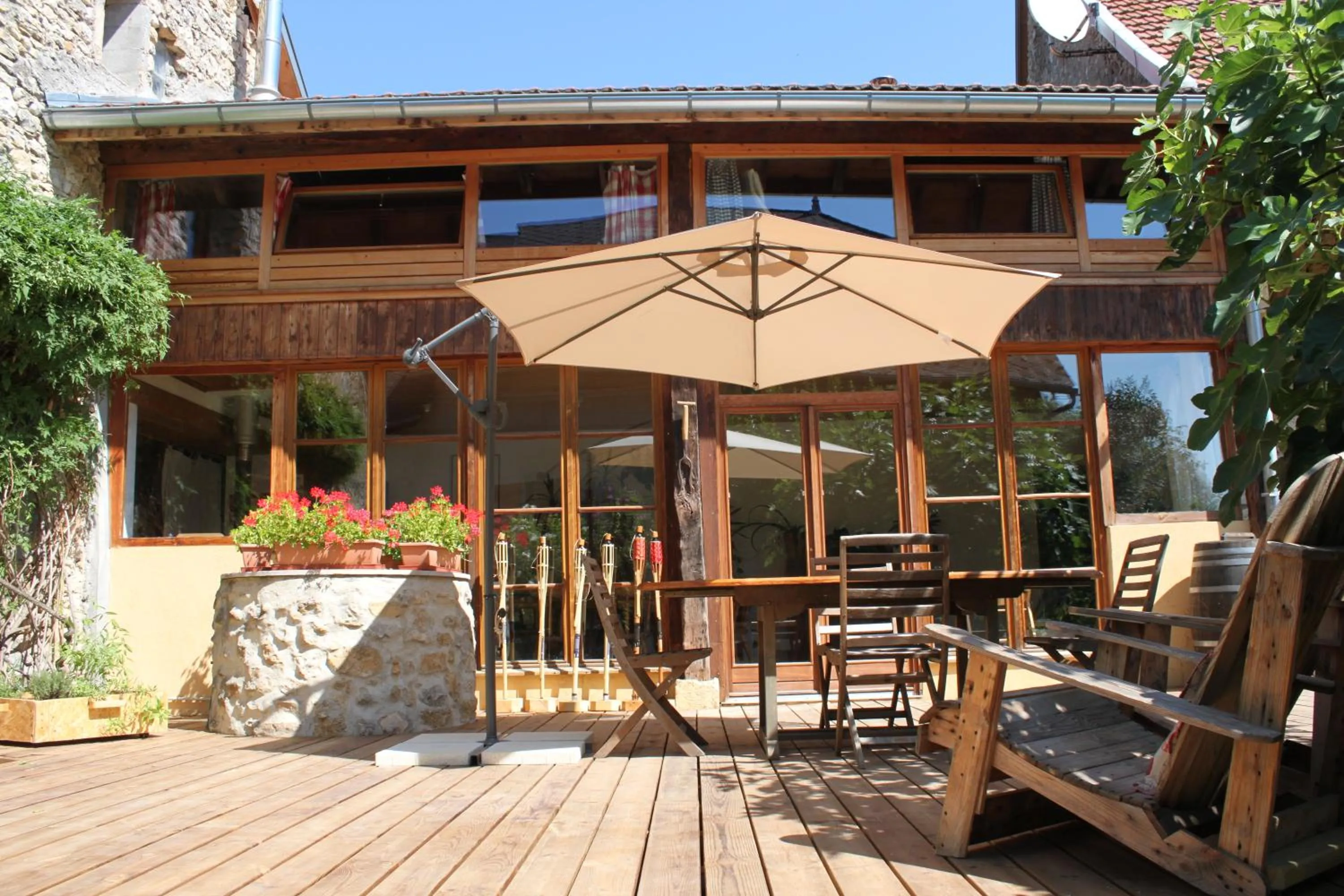 Facade/entrance in VALRELEY, chambres et table d'hôtes eco-friendly avec bain nordique au sud du massif du Jura