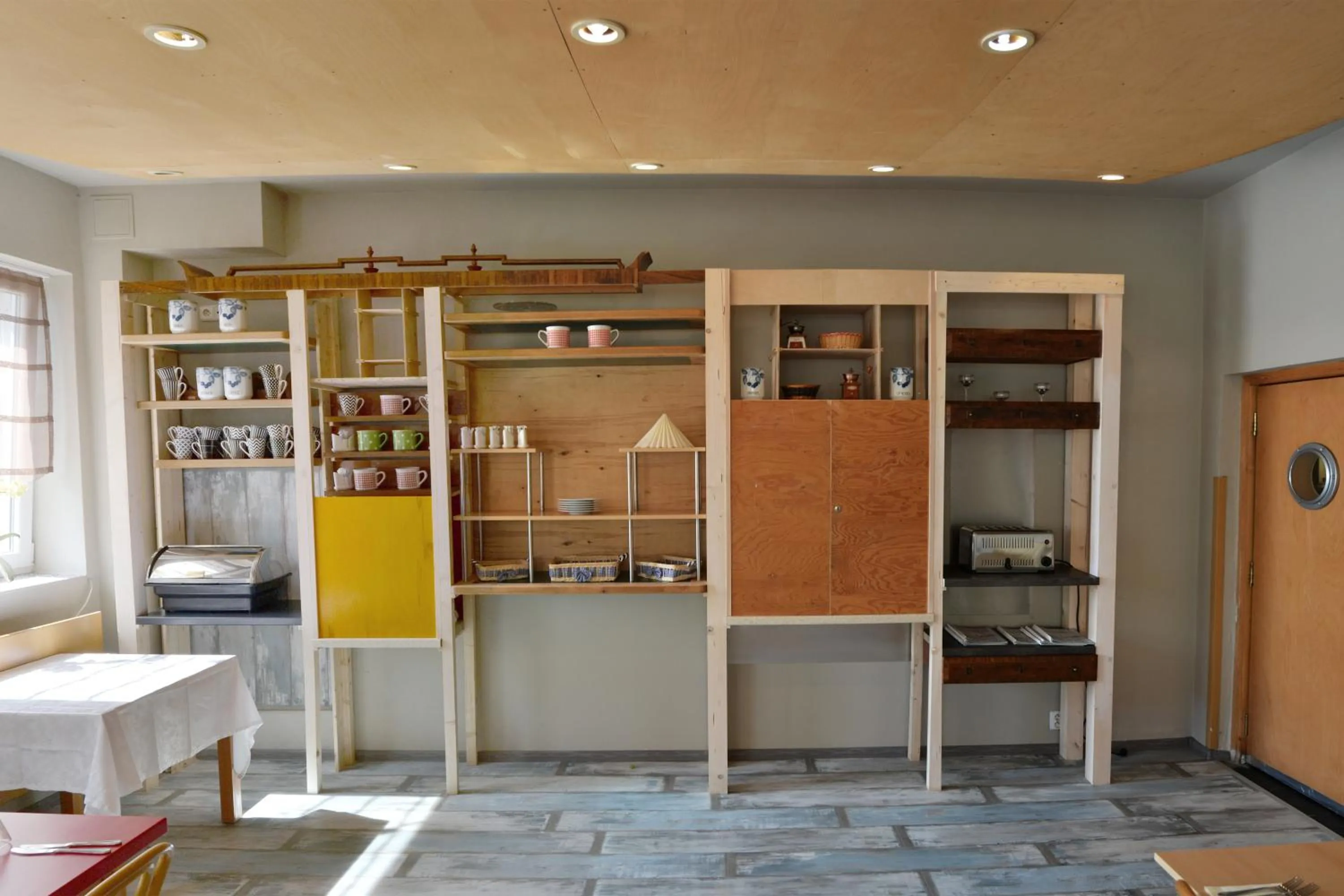 Restaurant/places to eat in Hotel Plaza