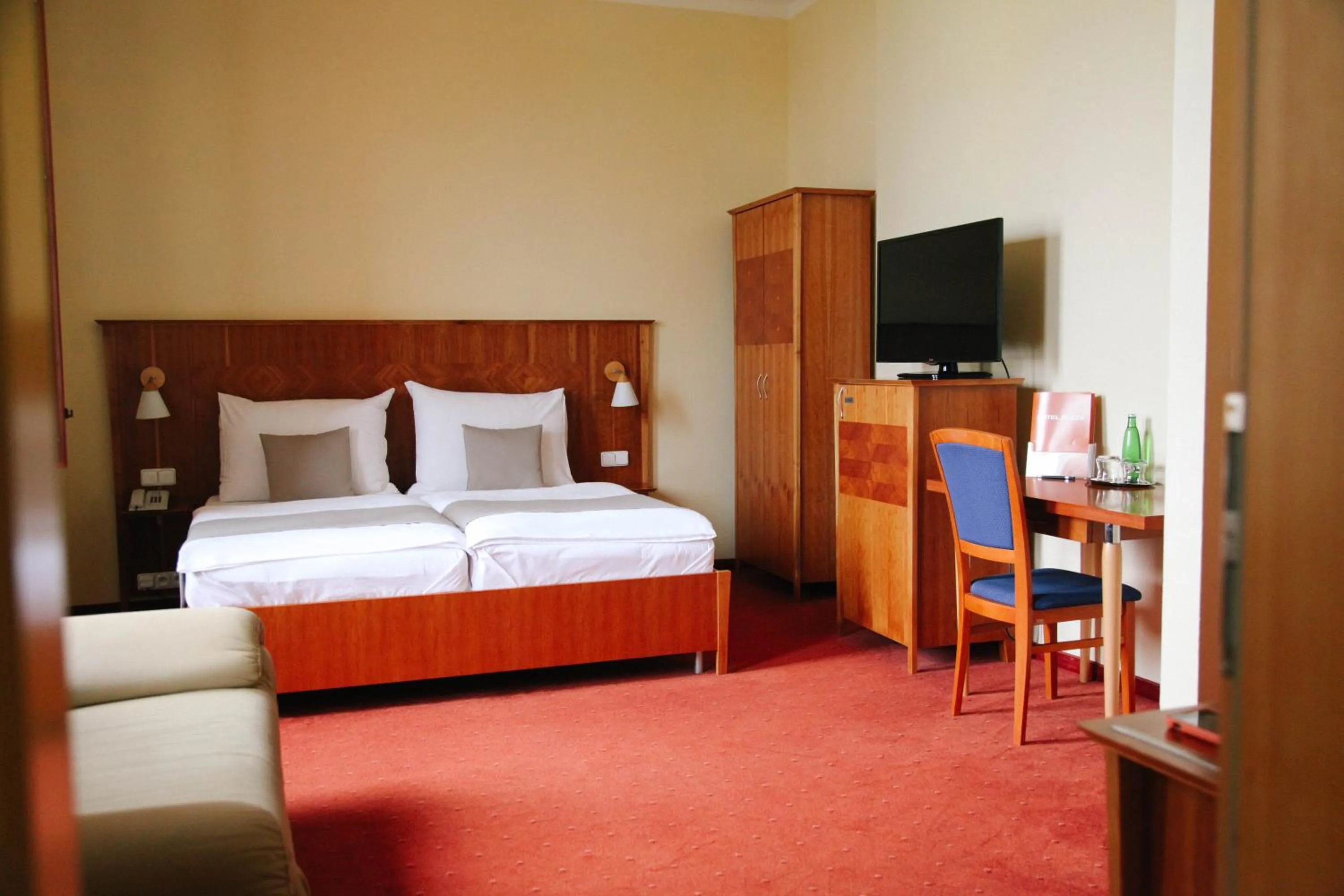 Coffee/tea facilities in Hotel Plaza