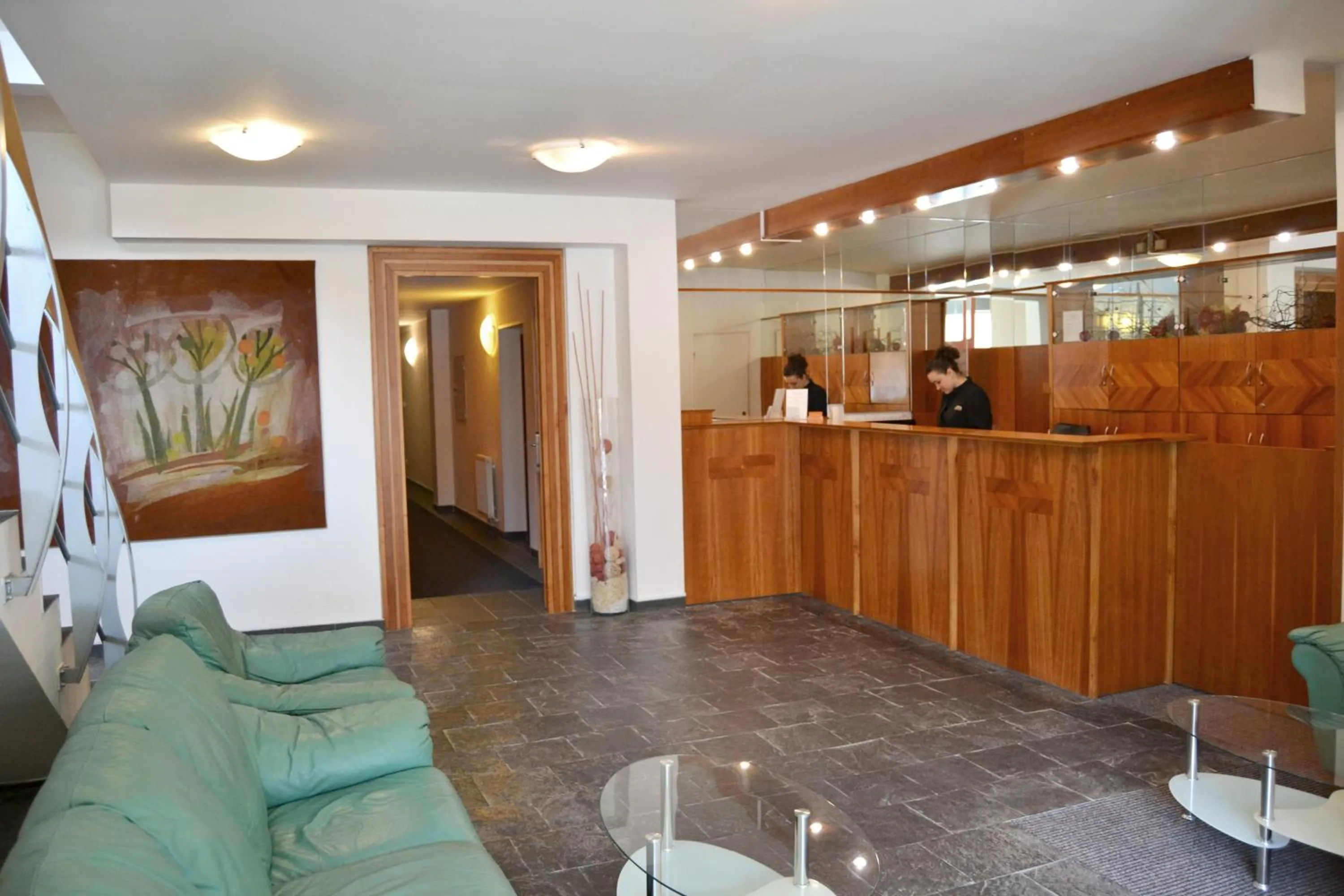 Staff, Lobby/Reception in Hotel Plaza