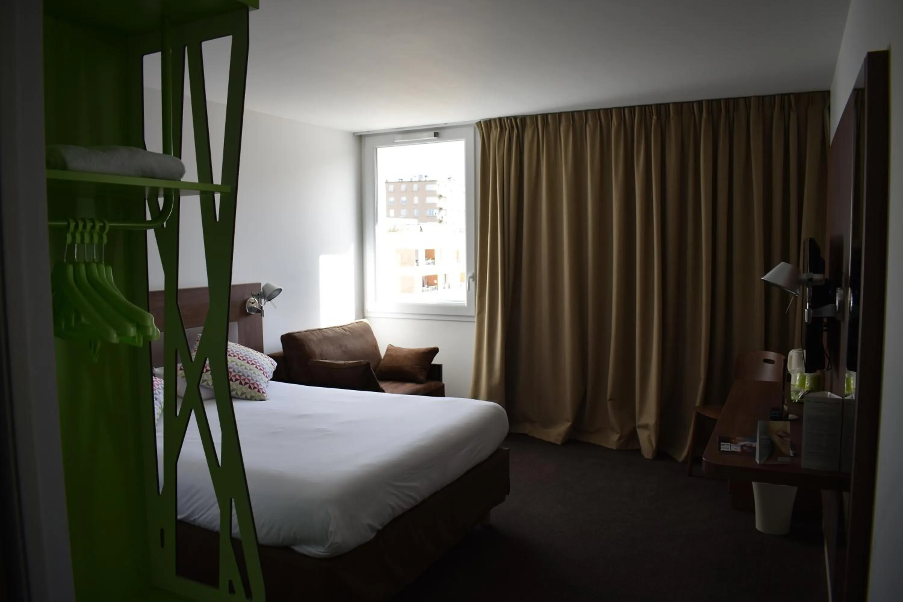 Bedroom in Campanile Ales Centre - Cévennes