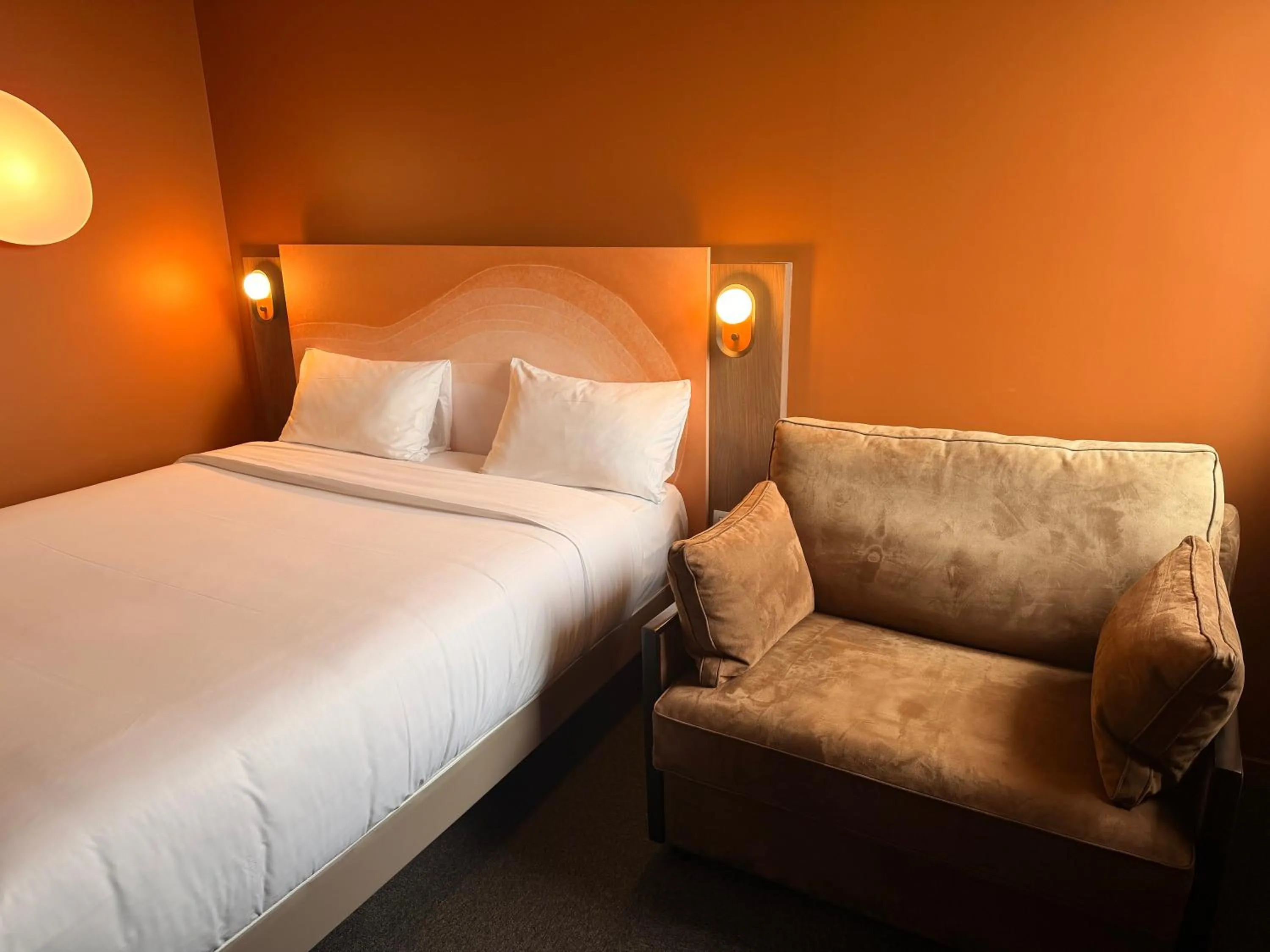 Bed in IBIS STYLES ALES CENTRE