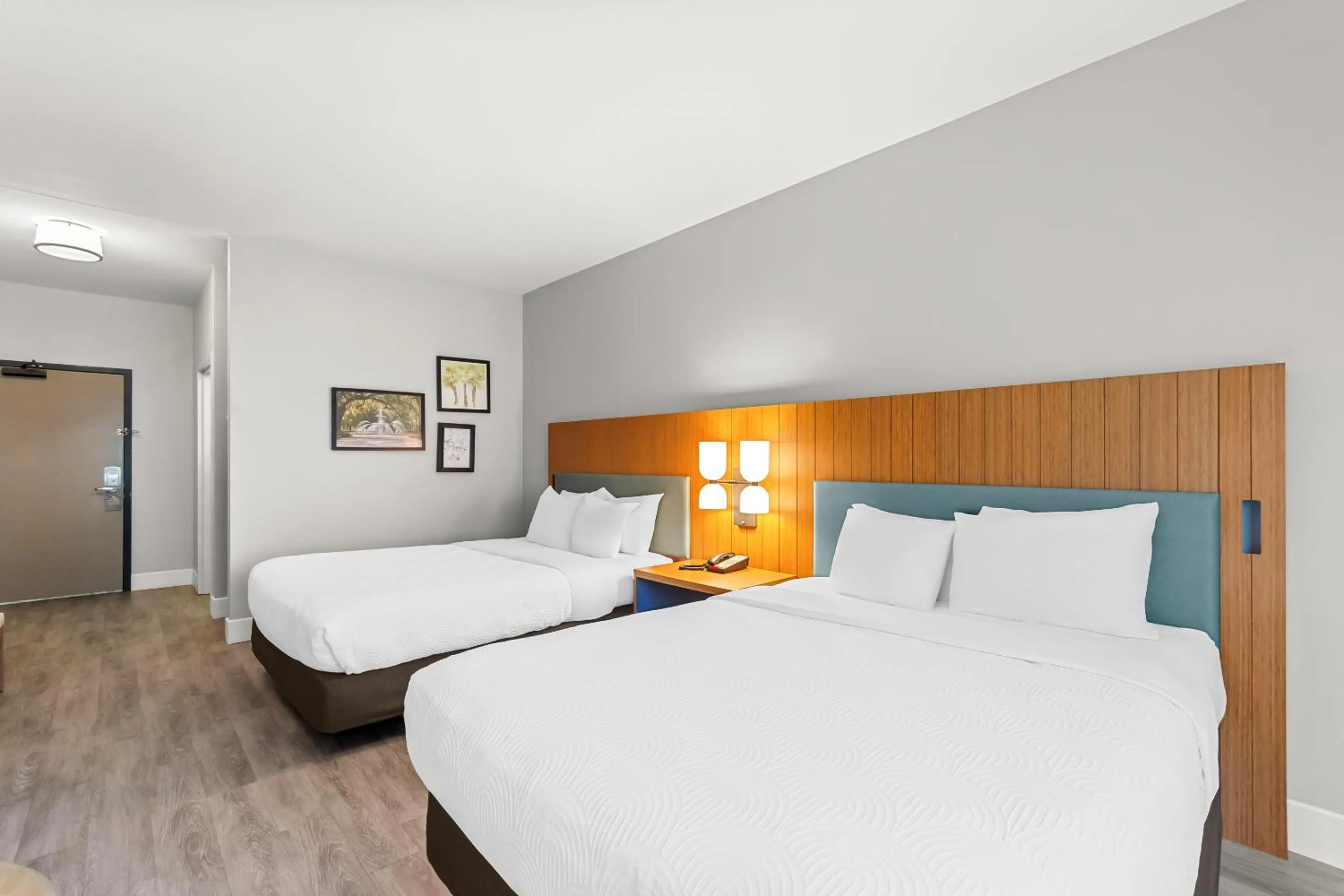 Bed in Country Inn & Suites Etown