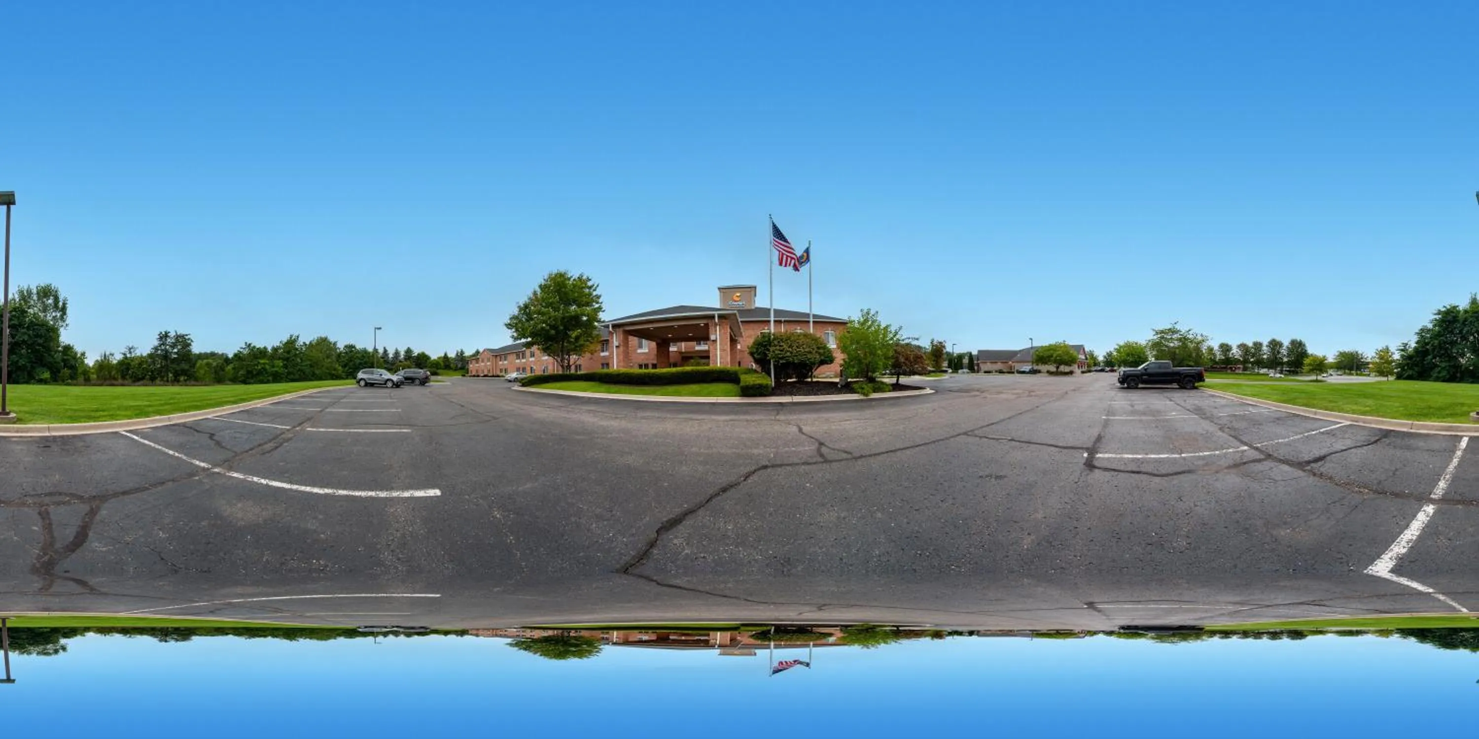 Parking in Comfort Inn & Suites Fenton
