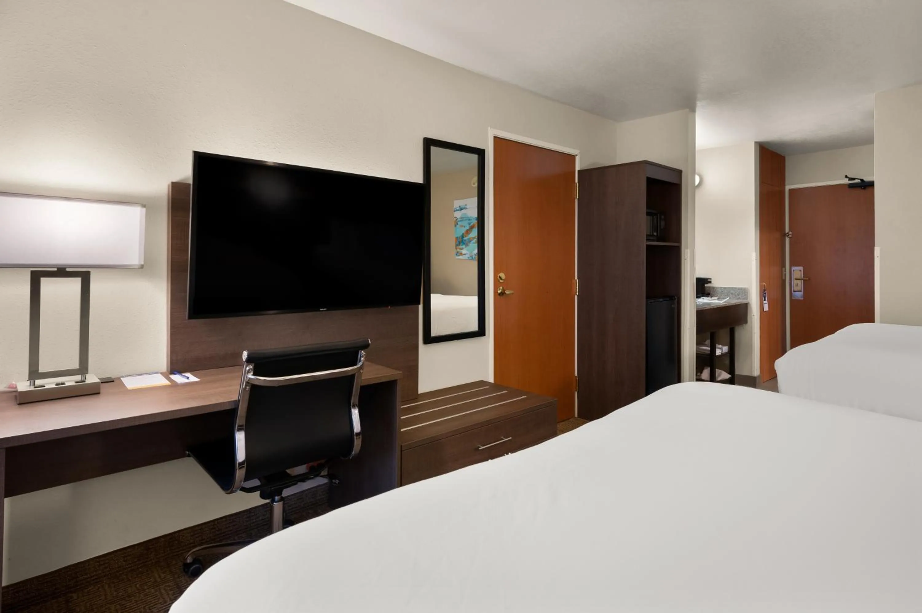 Bedroom, Bed in Comfort Inn & Suites Fenton