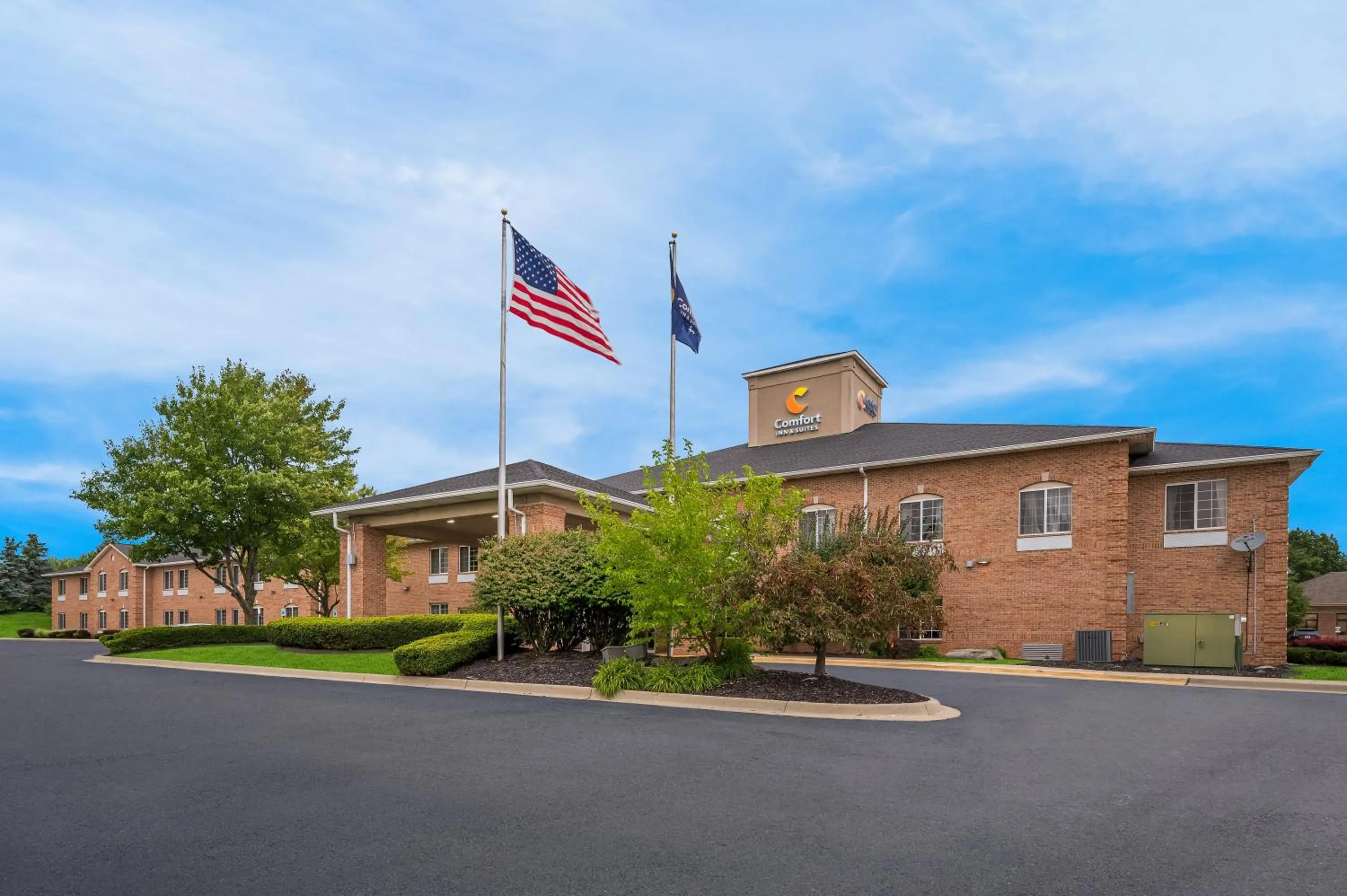 Property building in Comfort Inn & Suites Fenton