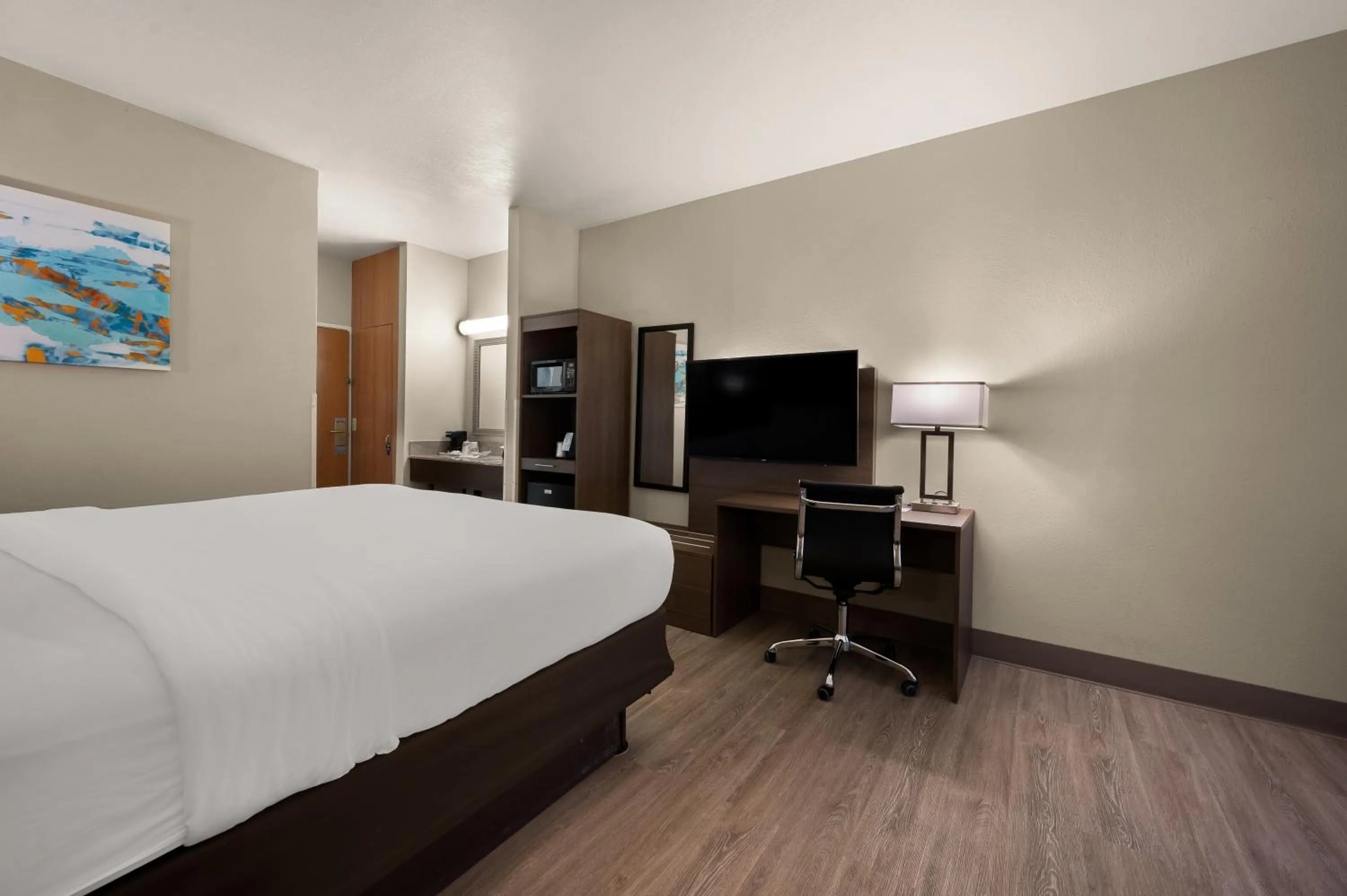 Bedroom, Bed in Comfort Inn & Suites Fenton