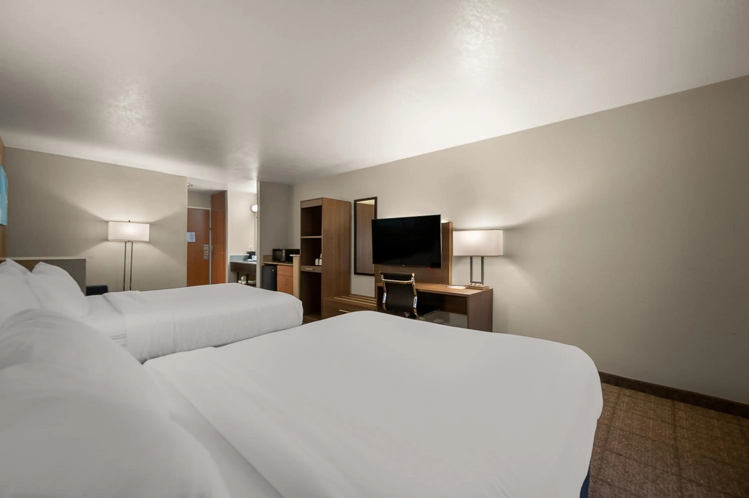 Bedroom, Bed in Comfort Inn & Suites Fenton