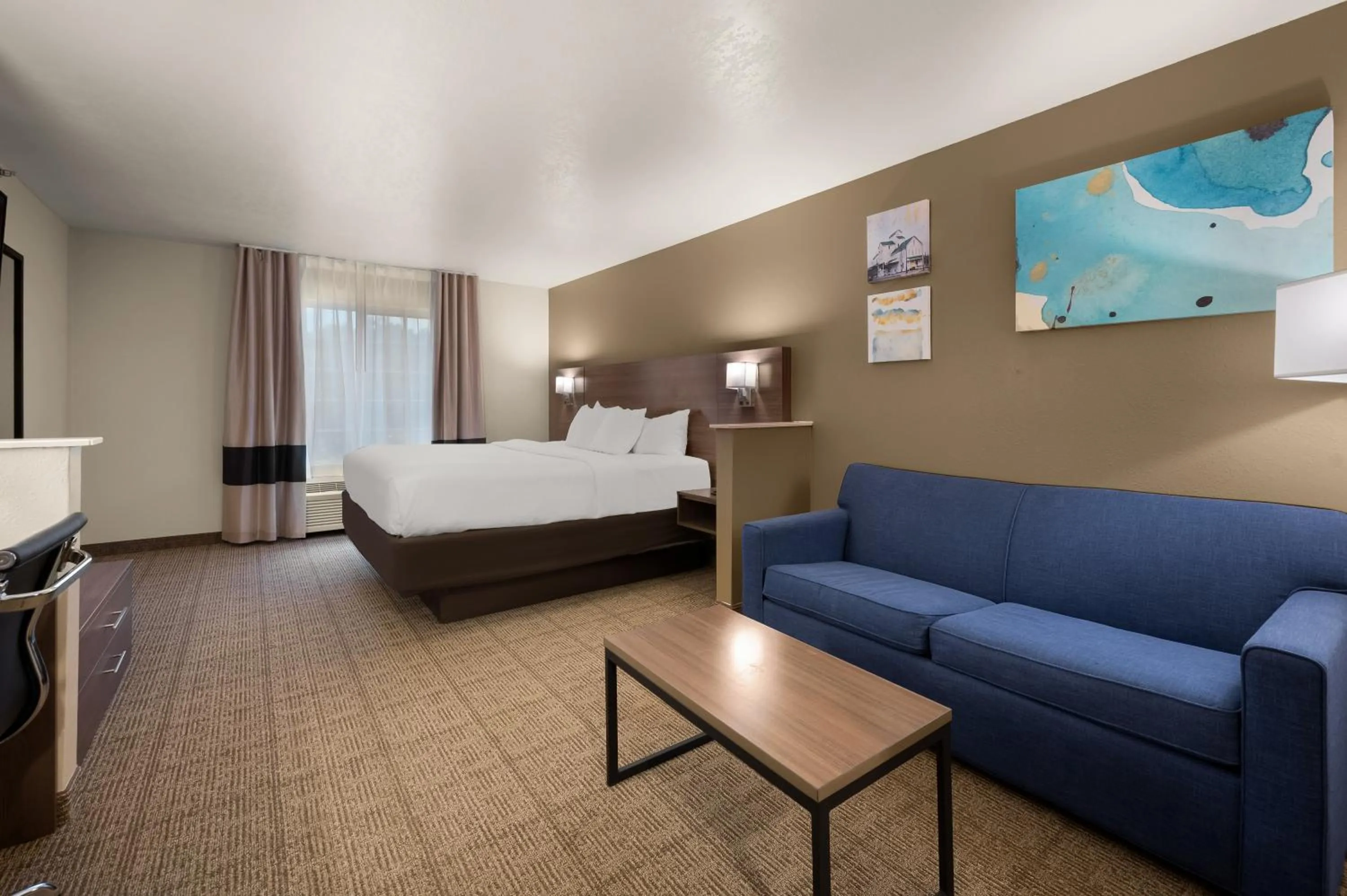 Bedroom, Bed in Comfort Inn & Suites Fenton