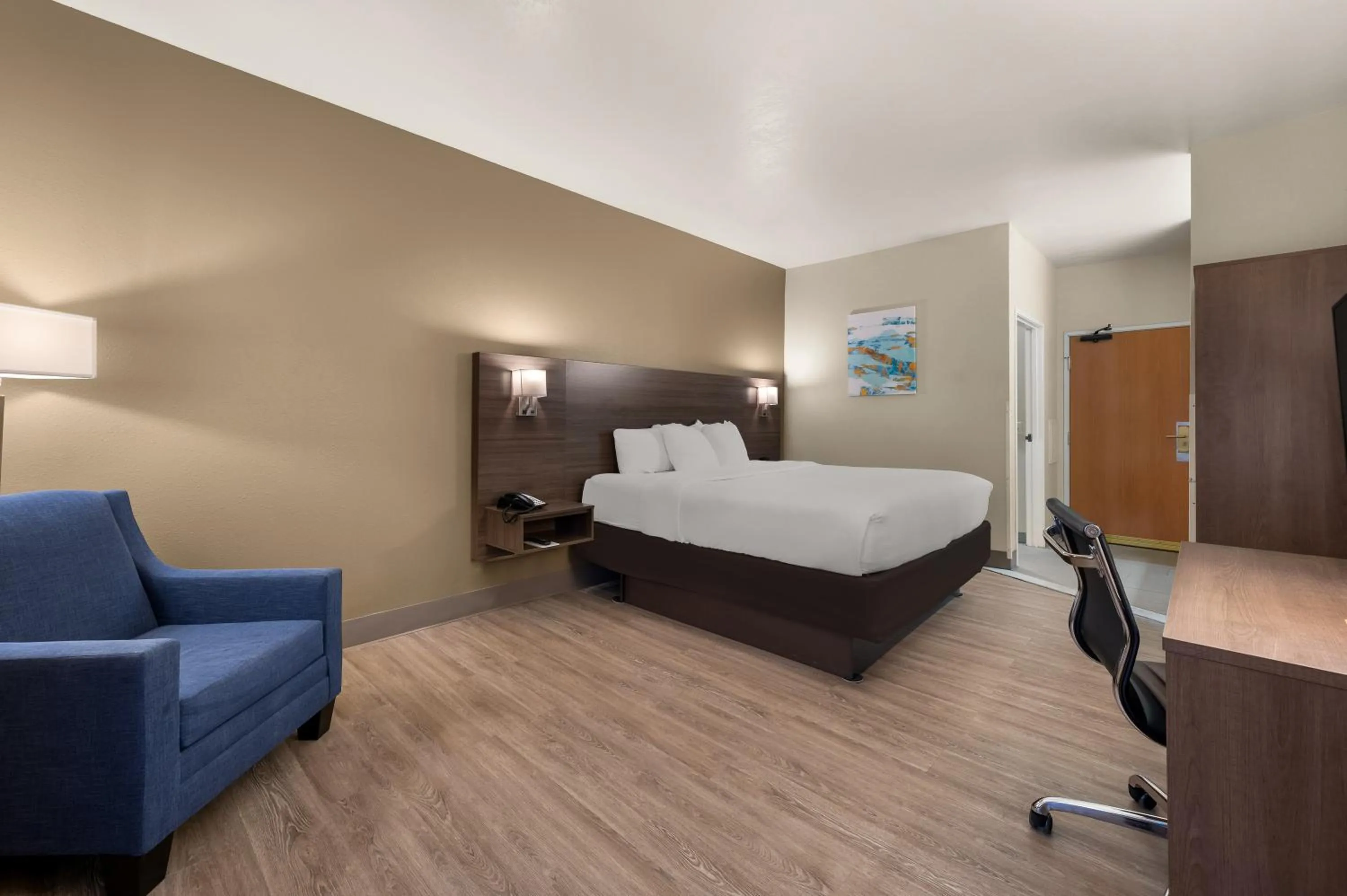 Bedroom, Bed in Comfort Inn & Suites Fenton