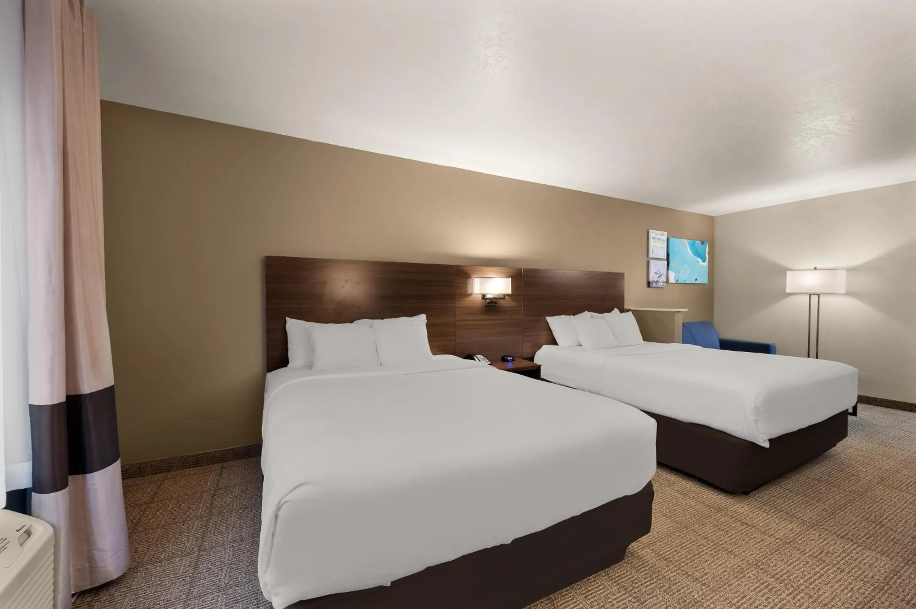 Bedroom, Bed in Comfort Inn & Suites Fenton