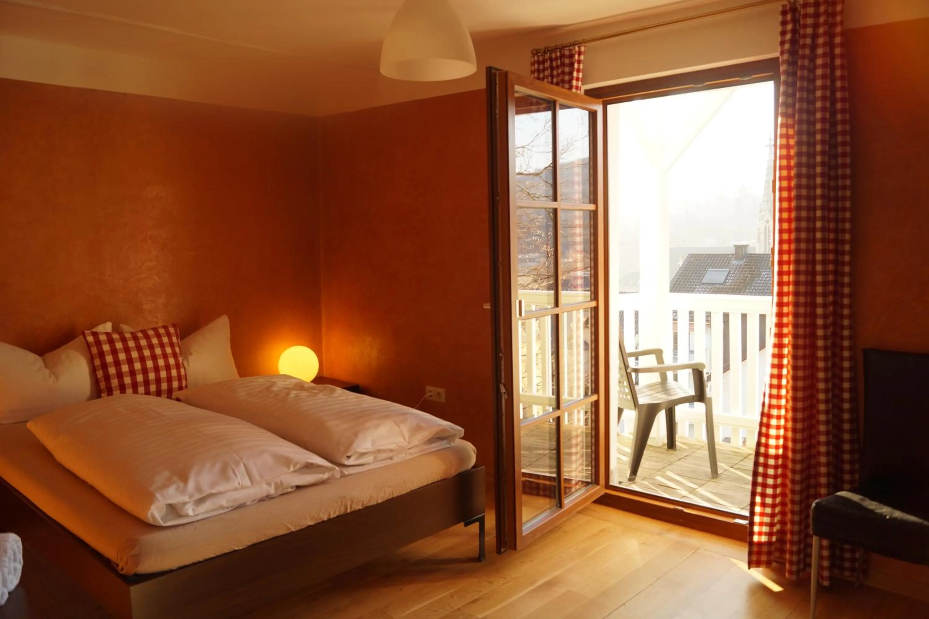 Photo of the whole room, Bed in Petite Bellevue