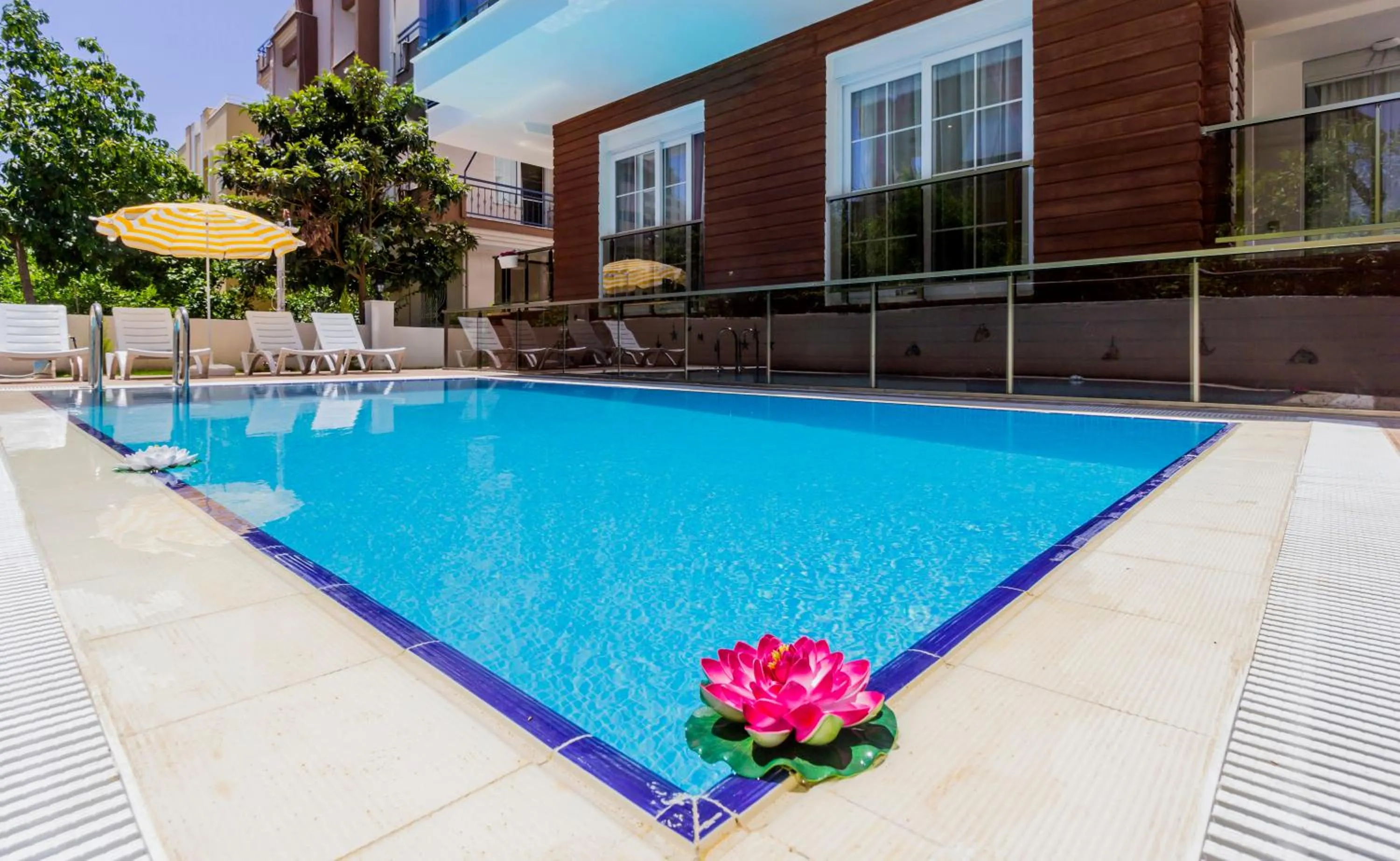 Swimming pool in Aspendos Suites Konyaaltı Apart