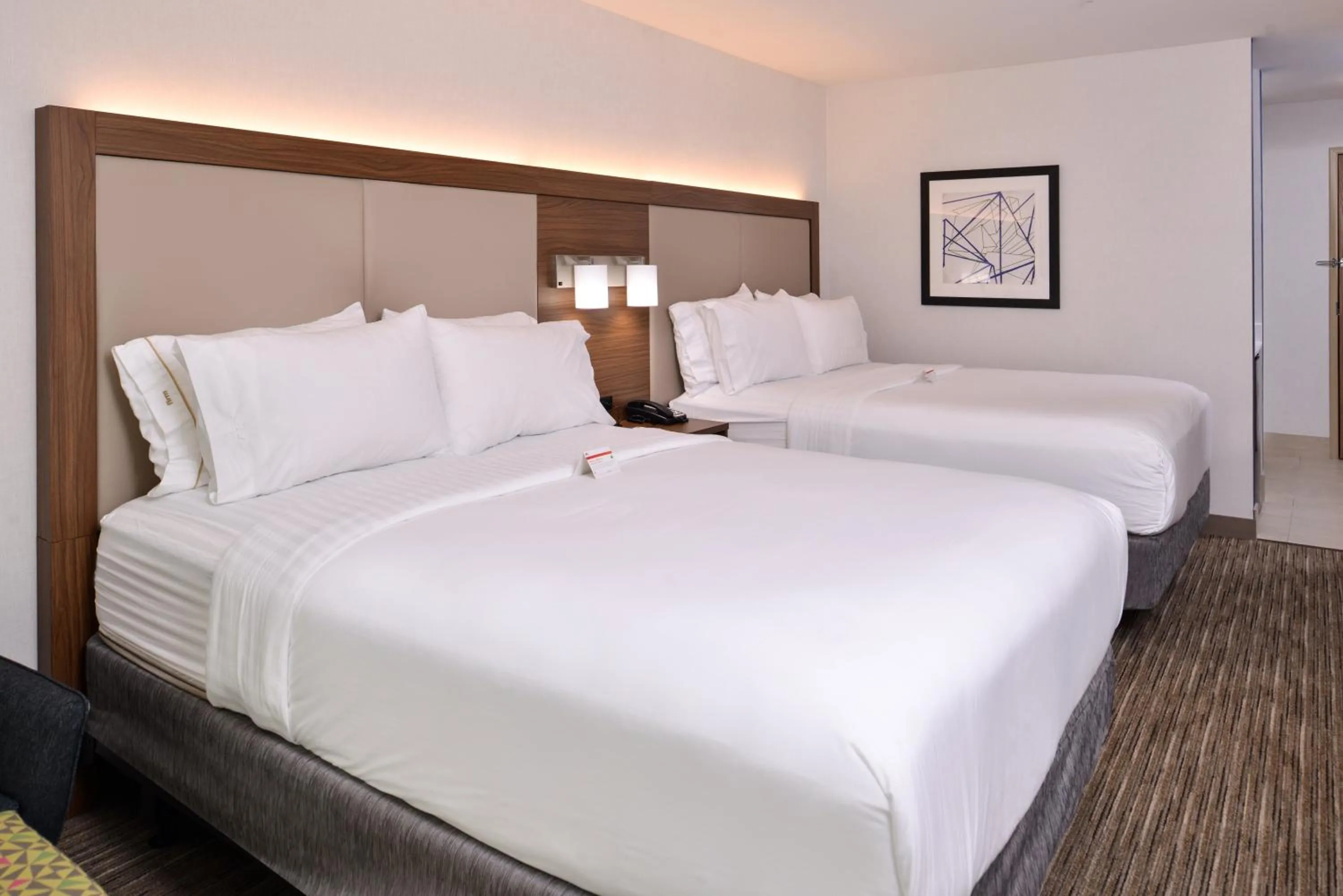 Photo of the whole room, Bed in Holiday Inn Express & Suites Lacey - Olympia by IHG