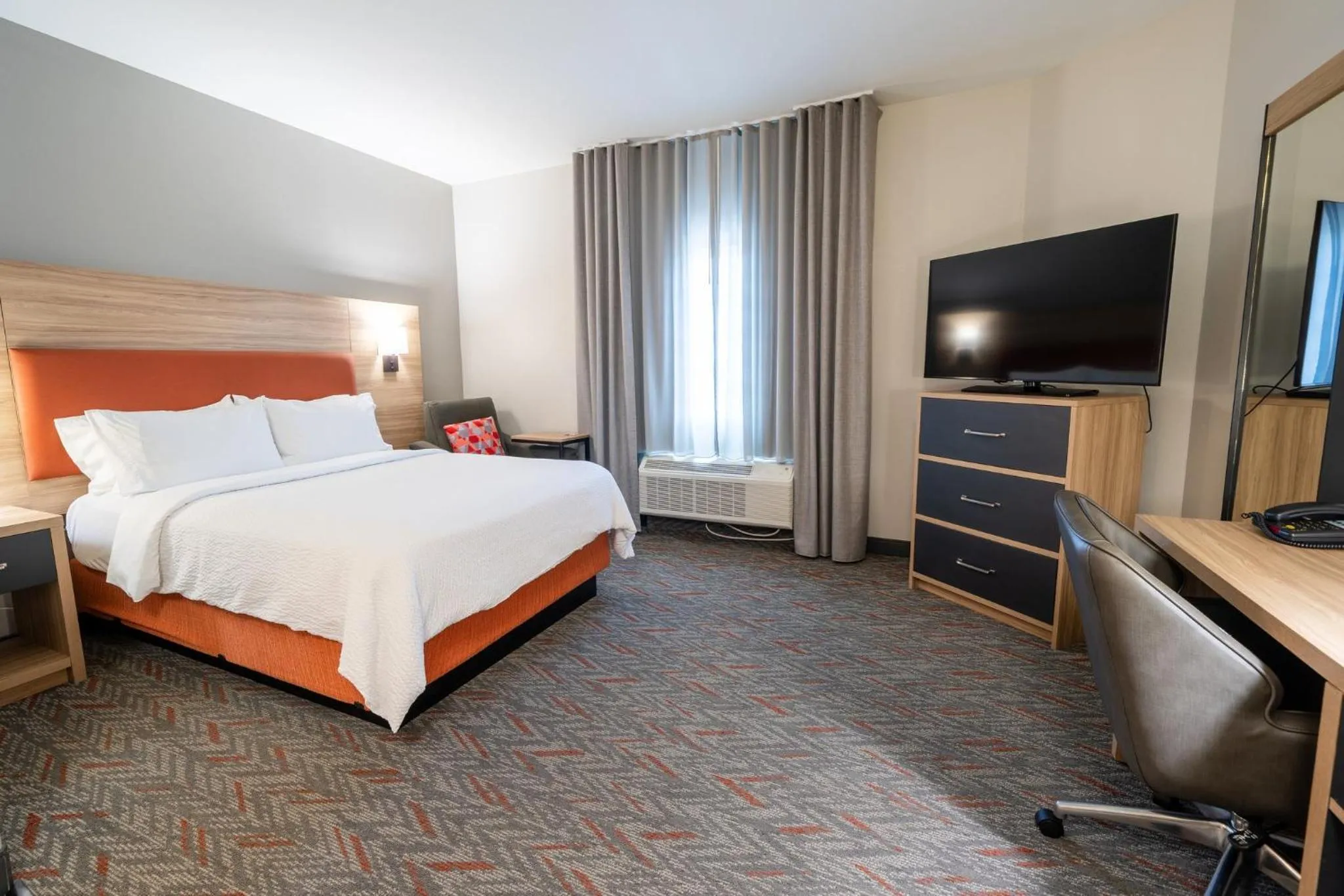 Photo of the whole room, Bed in Candlewood Suites Deer Park by IHG