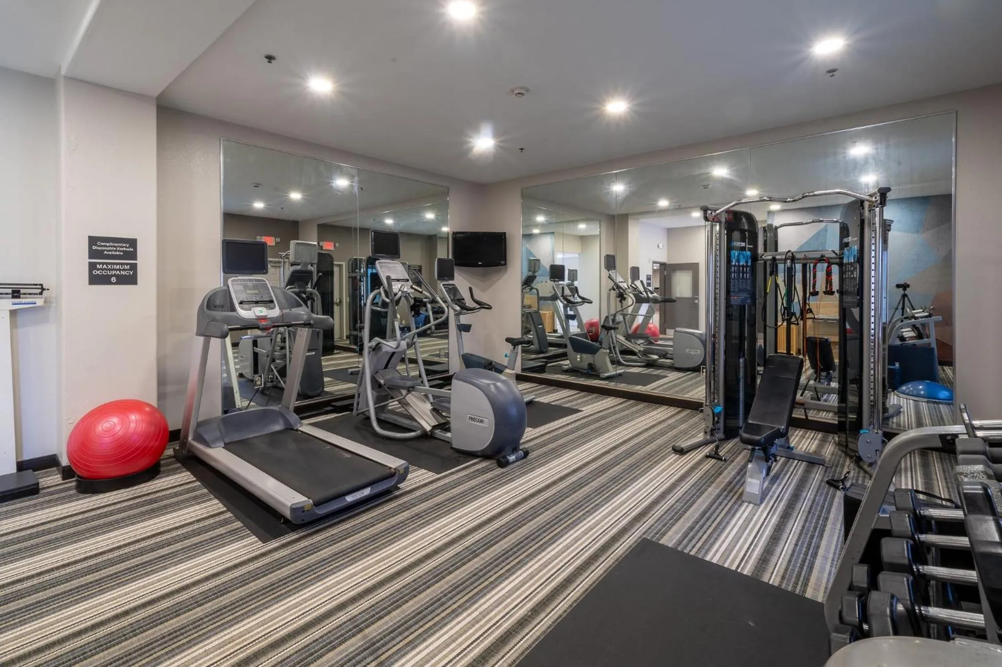 Fitness centre/facilities in Candlewood Suites Deer Park by IHG