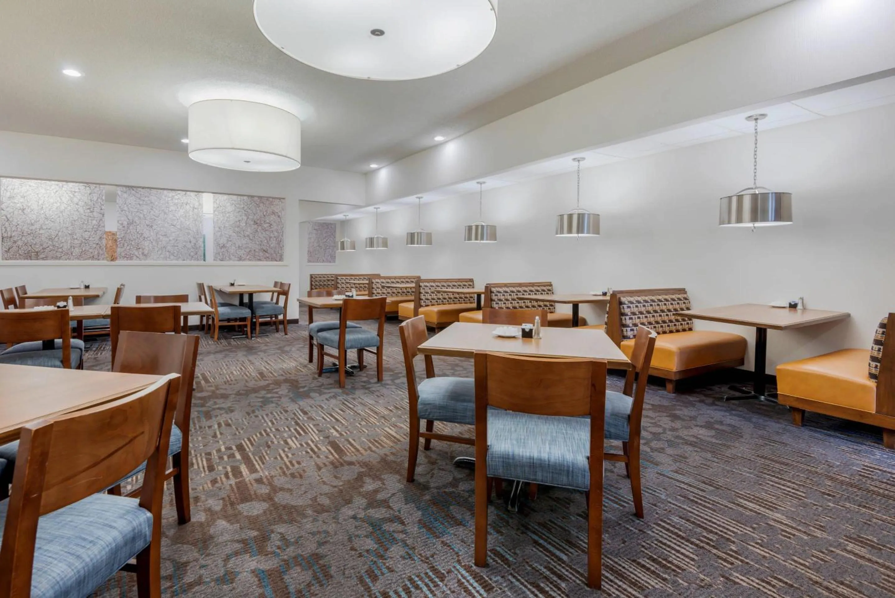 Breakfast in Clarion Inn Elmira-Horseheads