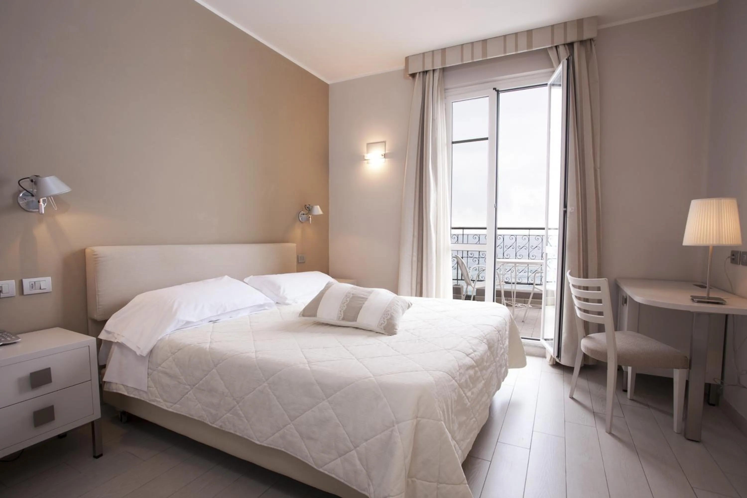 Day, Bed in Hotel Savoia